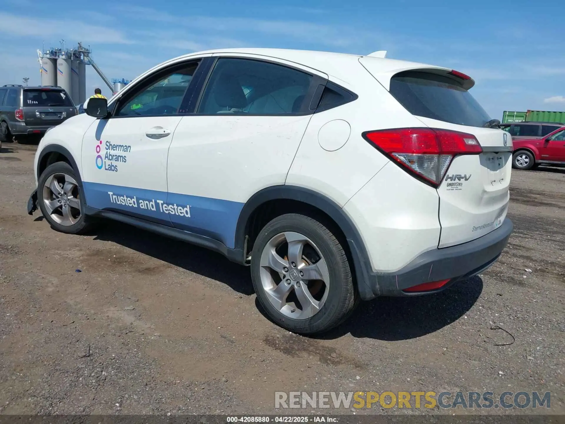 3 Photograph of a damaged car 3CZRU6H32NM706902 HONDA HR-V 2022