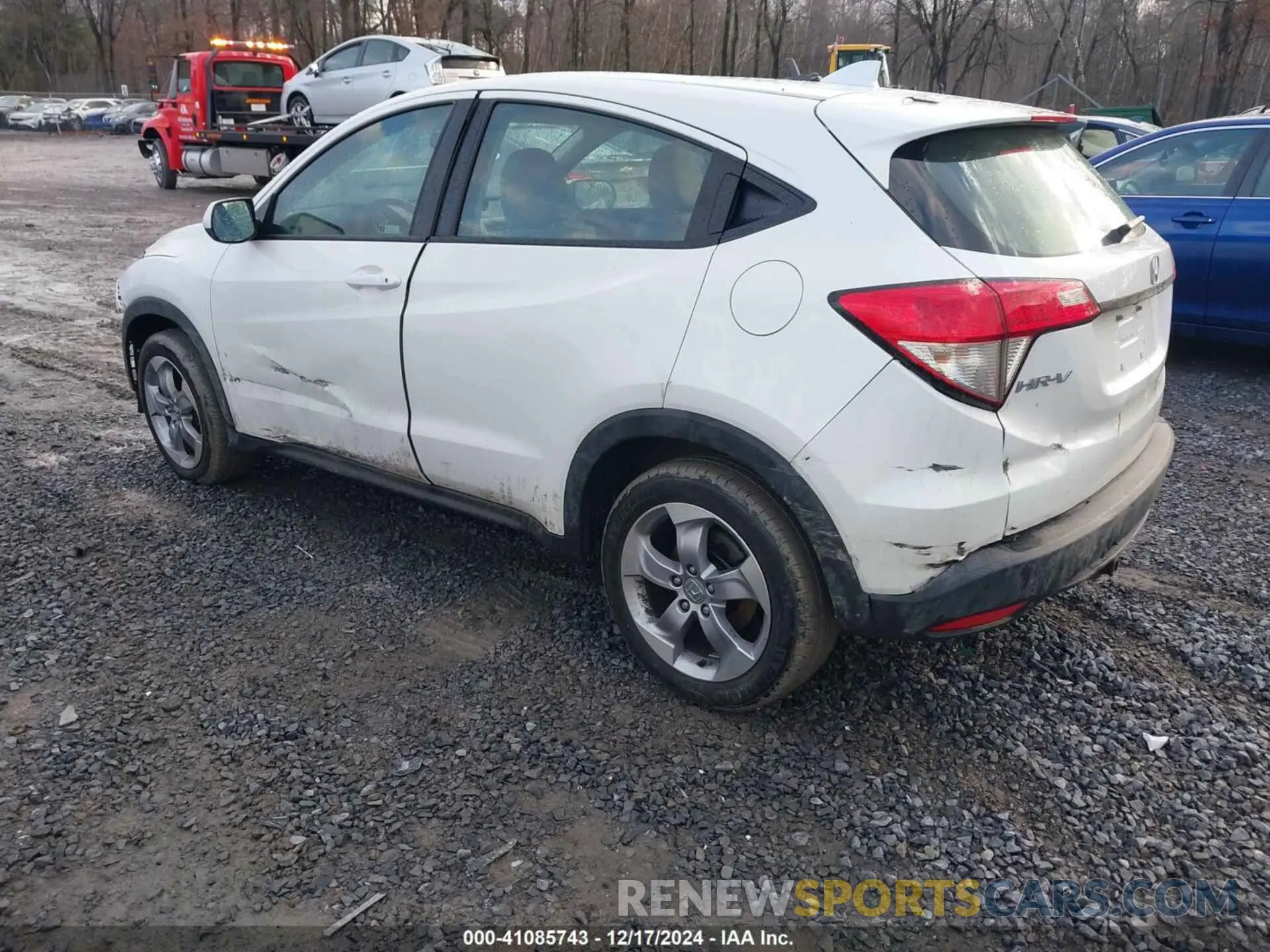 3 Photograph of a damaged car 3CZRU6H32NM717446 HONDA HR-V 2022