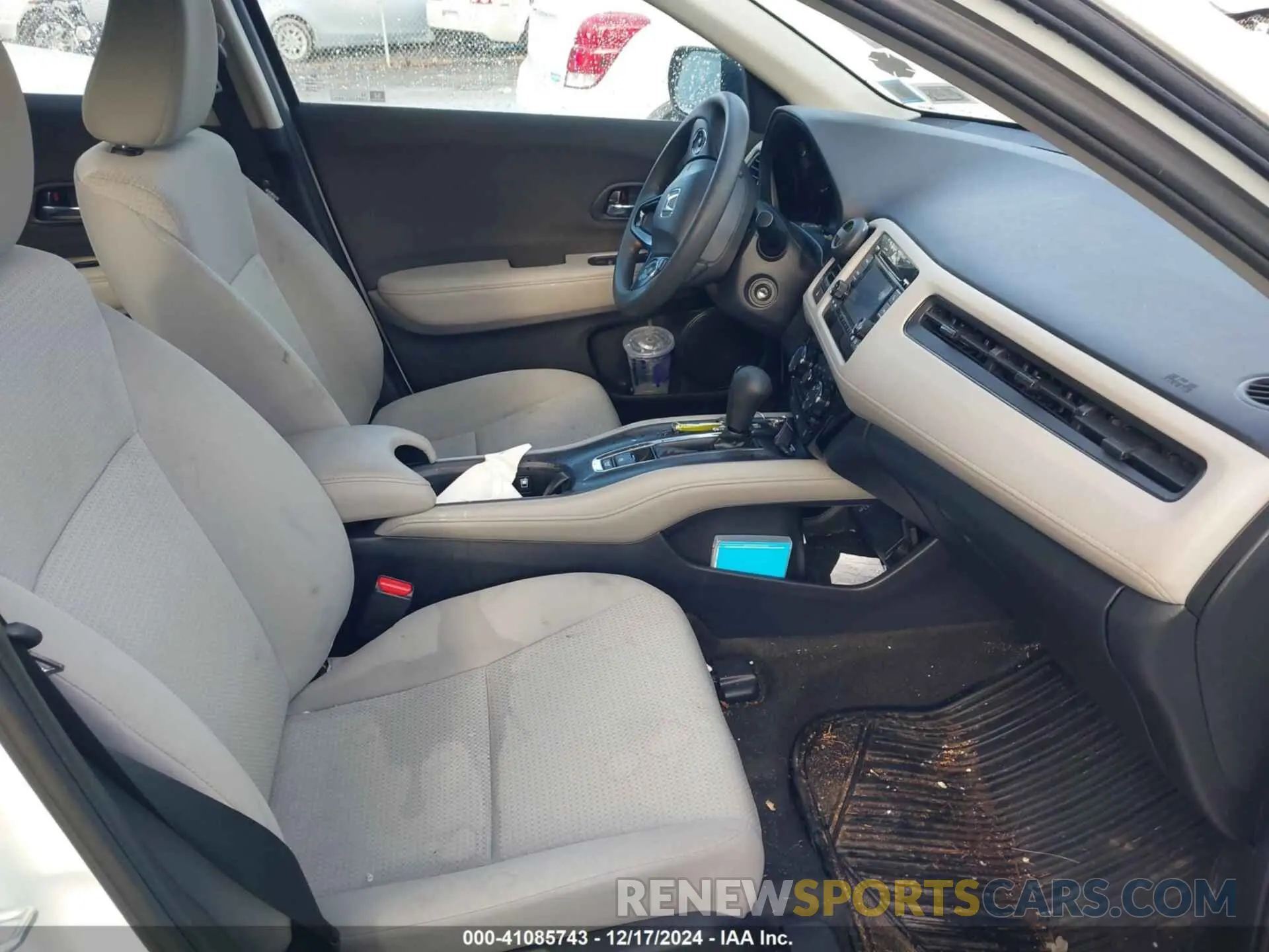 5 Photograph of a damaged car 3CZRU6H32NM717446 HONDA HR-V 2022