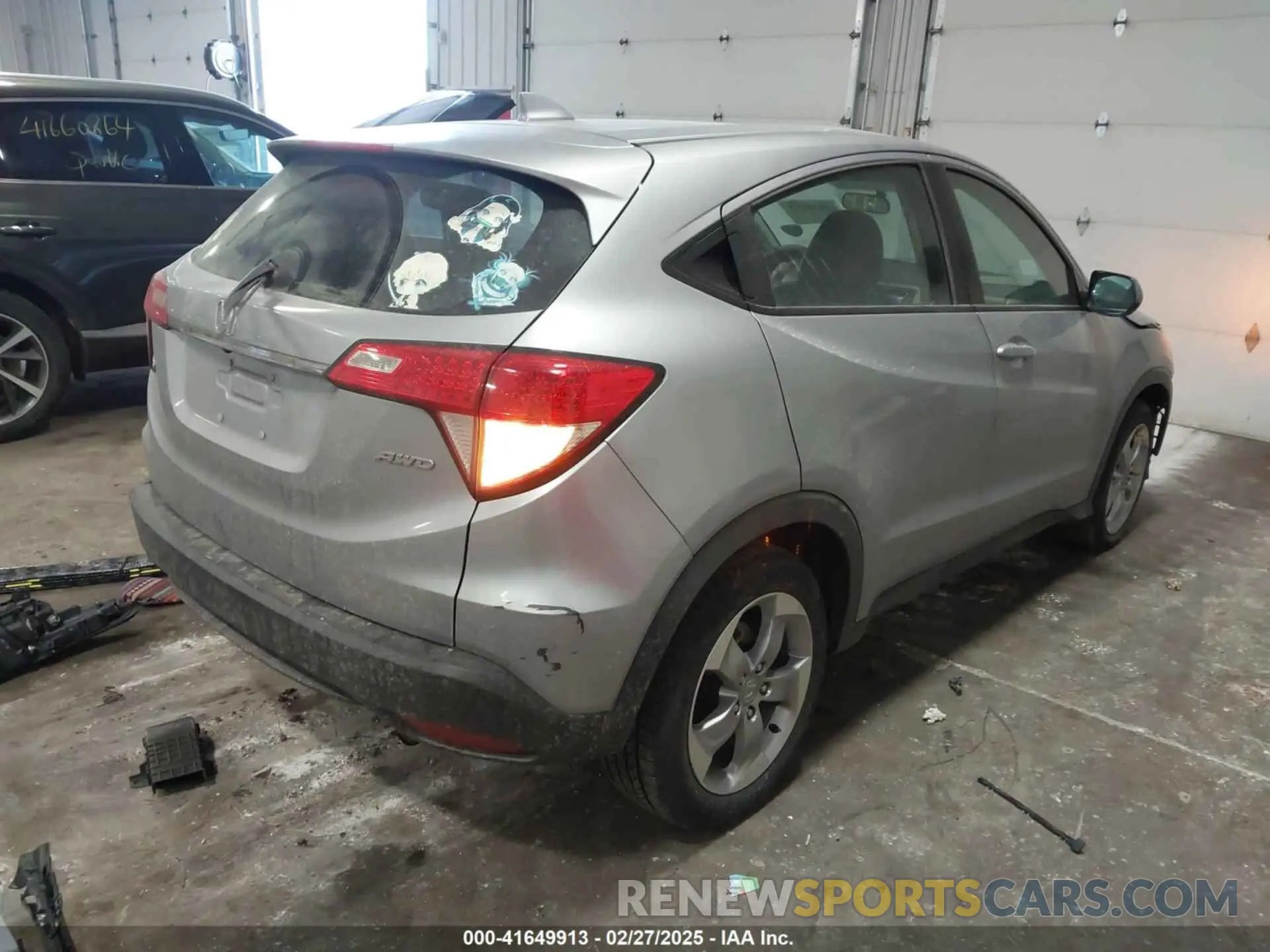 4 Photograph of a damaged car 3CZRU6H32NM720377 HONDA HR-V 2022