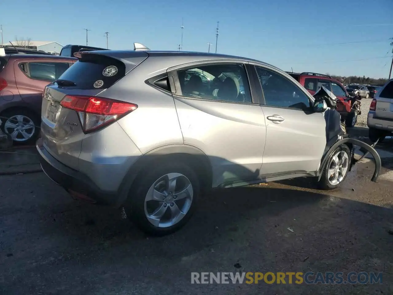 3 Photograph of a damaged car 3CZRU6H32NM750463 HONDA HR-V 2022