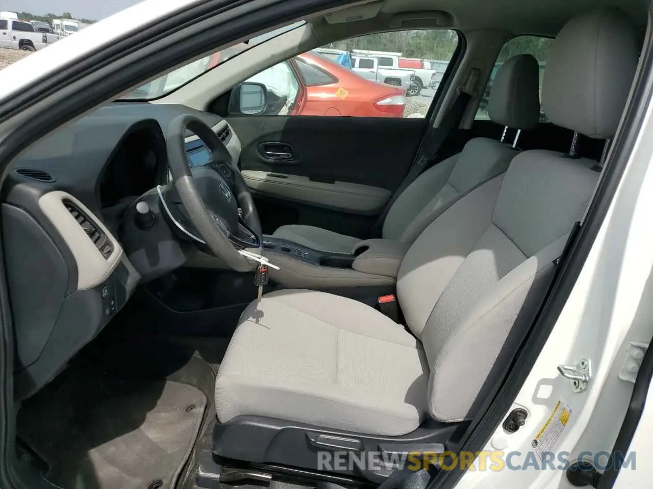 7 Photograph of a damaged car 3CZRU6H33NM718802 HONDA HR-V 2022