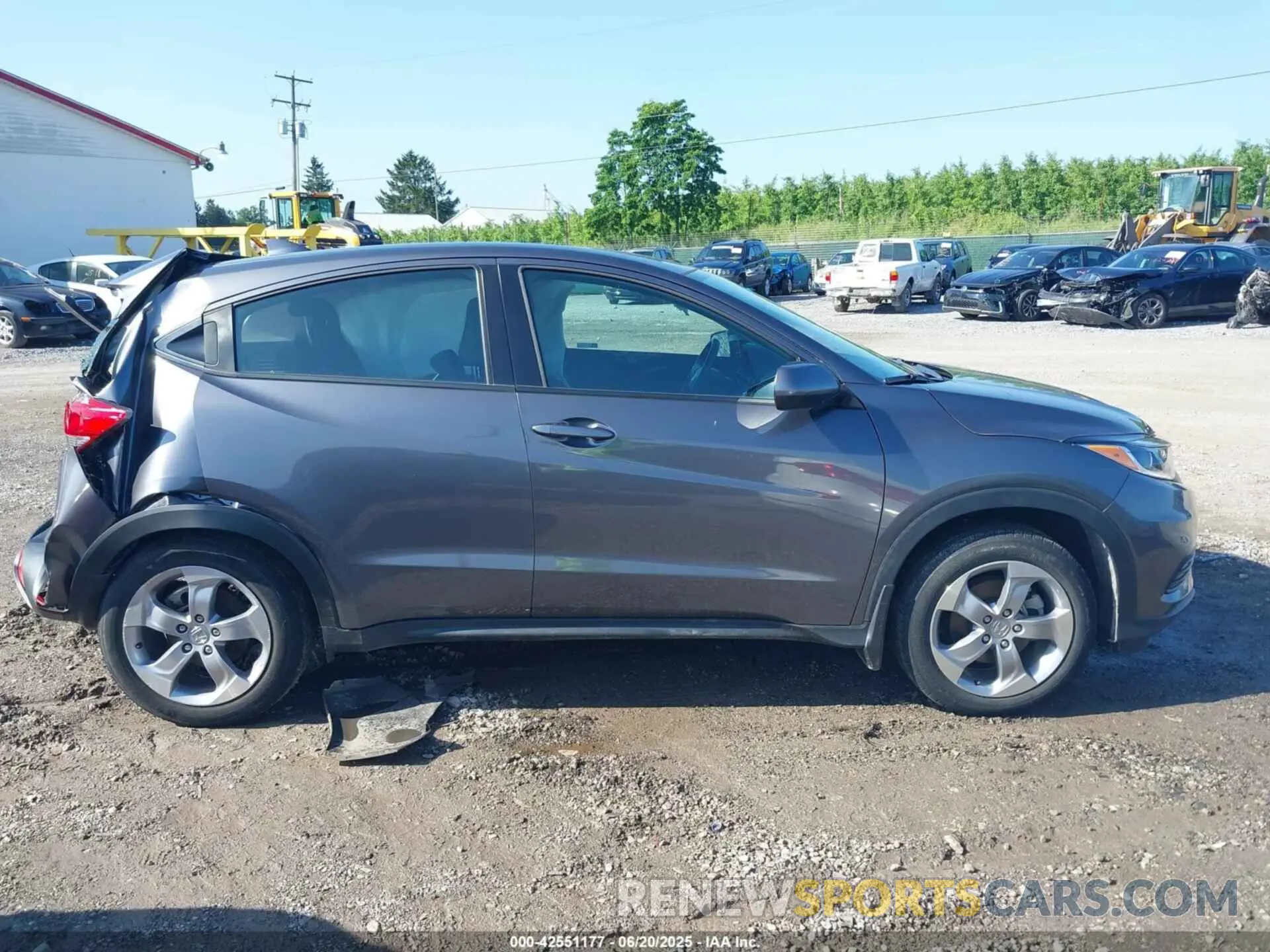 12 Photograph of a damaged car 3CZRU6H33NM763321 HONDA HR-V 2022