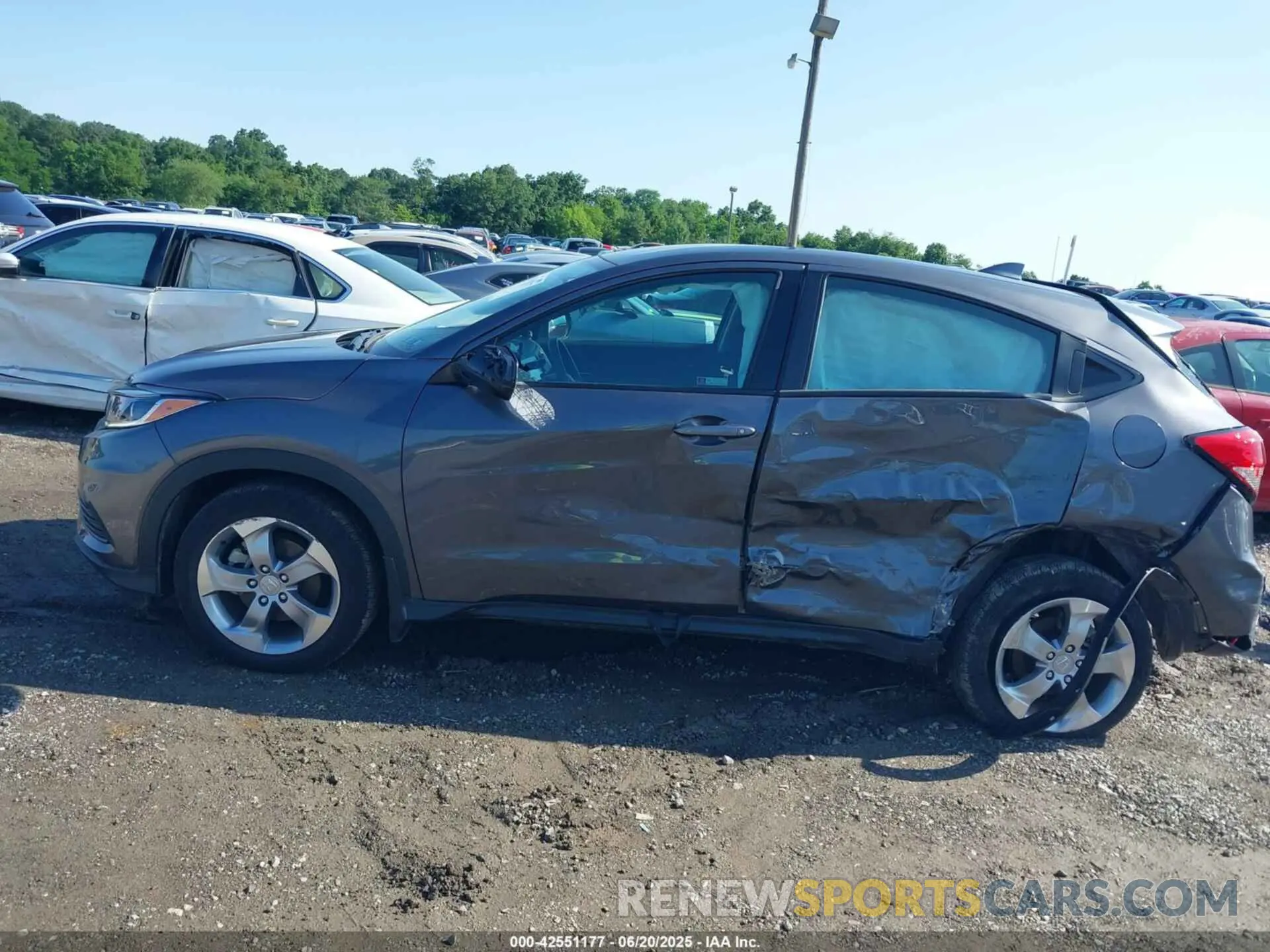 13 Photograph of a damaged car 3CZRU6H33NM763321 HONDA HR-V 2022