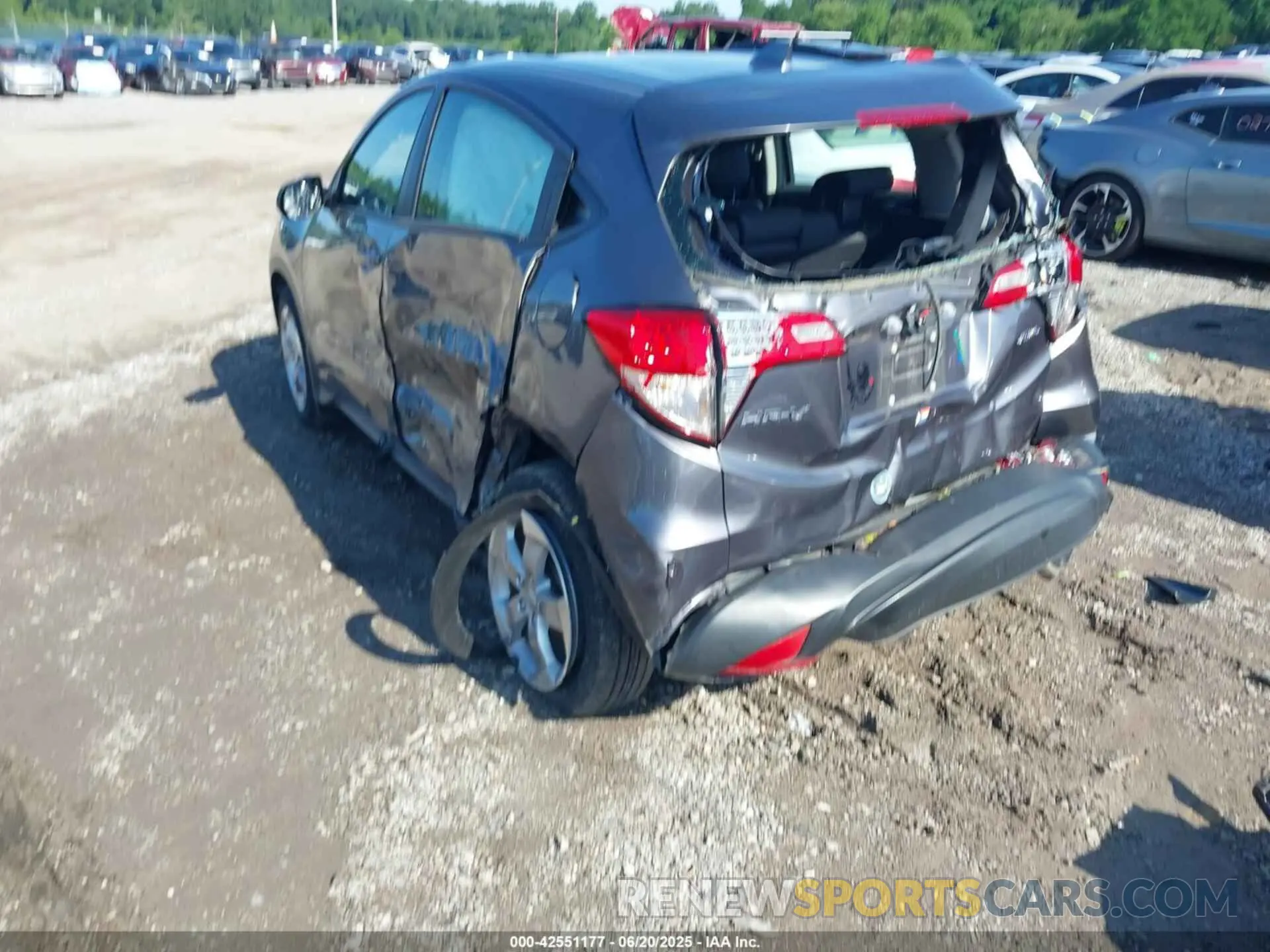 3 Photograph of a damaged car 3CZRU6H33NM763321 HONDA HR-V 2022