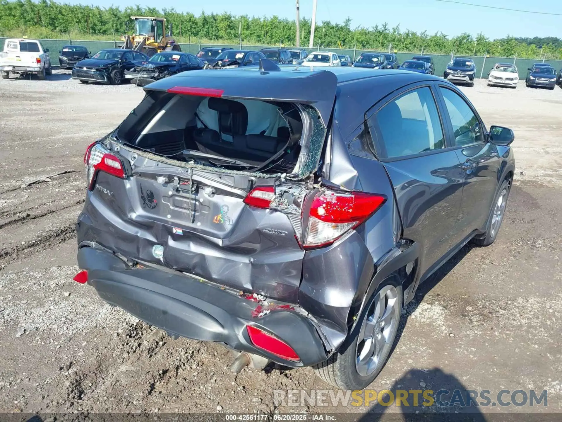 4 Photograph of a damaged car 3CZRU6H33NM763321 HONDA HR-V 2022