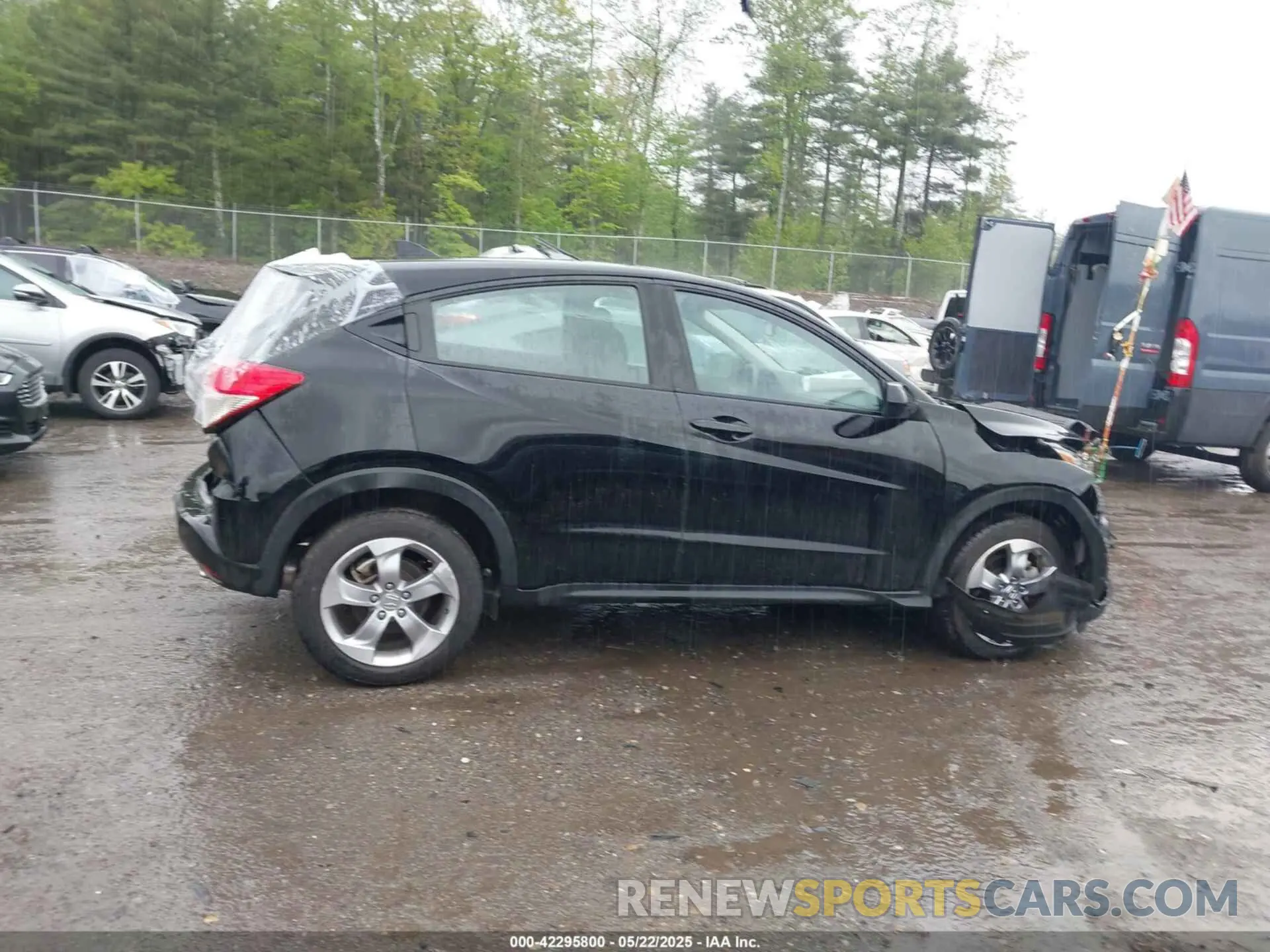 14 Photograph of a damaged car 3CZRU6H33NM770916 HONDA HR-V 2022