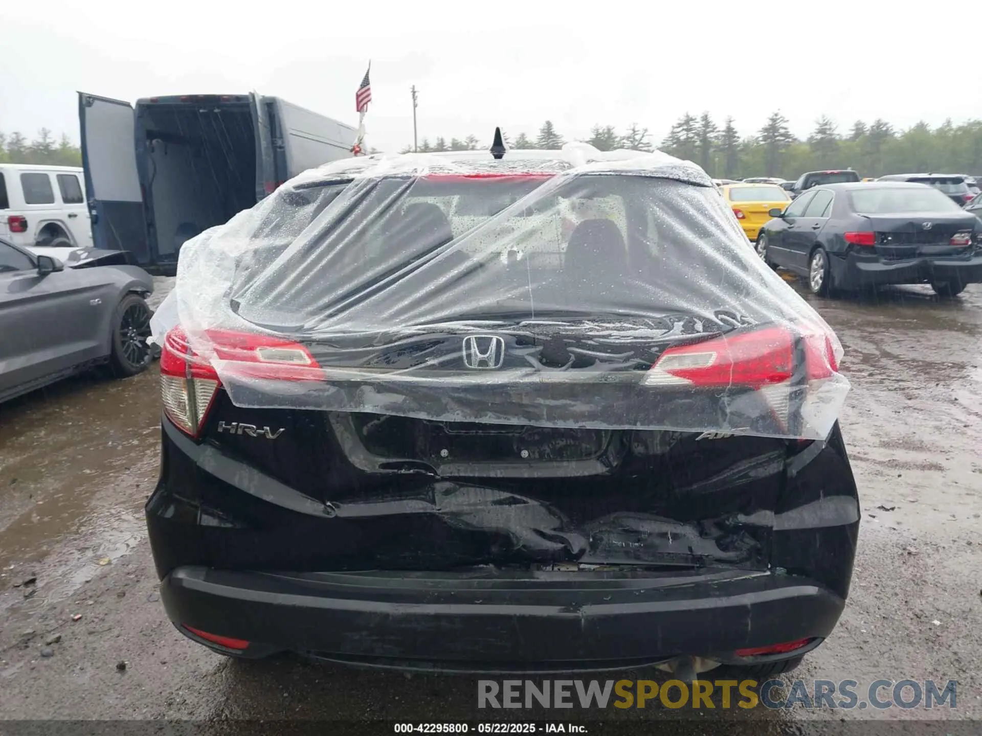 18 Photograph of a damaged car 3CZRU6H33NM770916 HONDA HR-V 2022