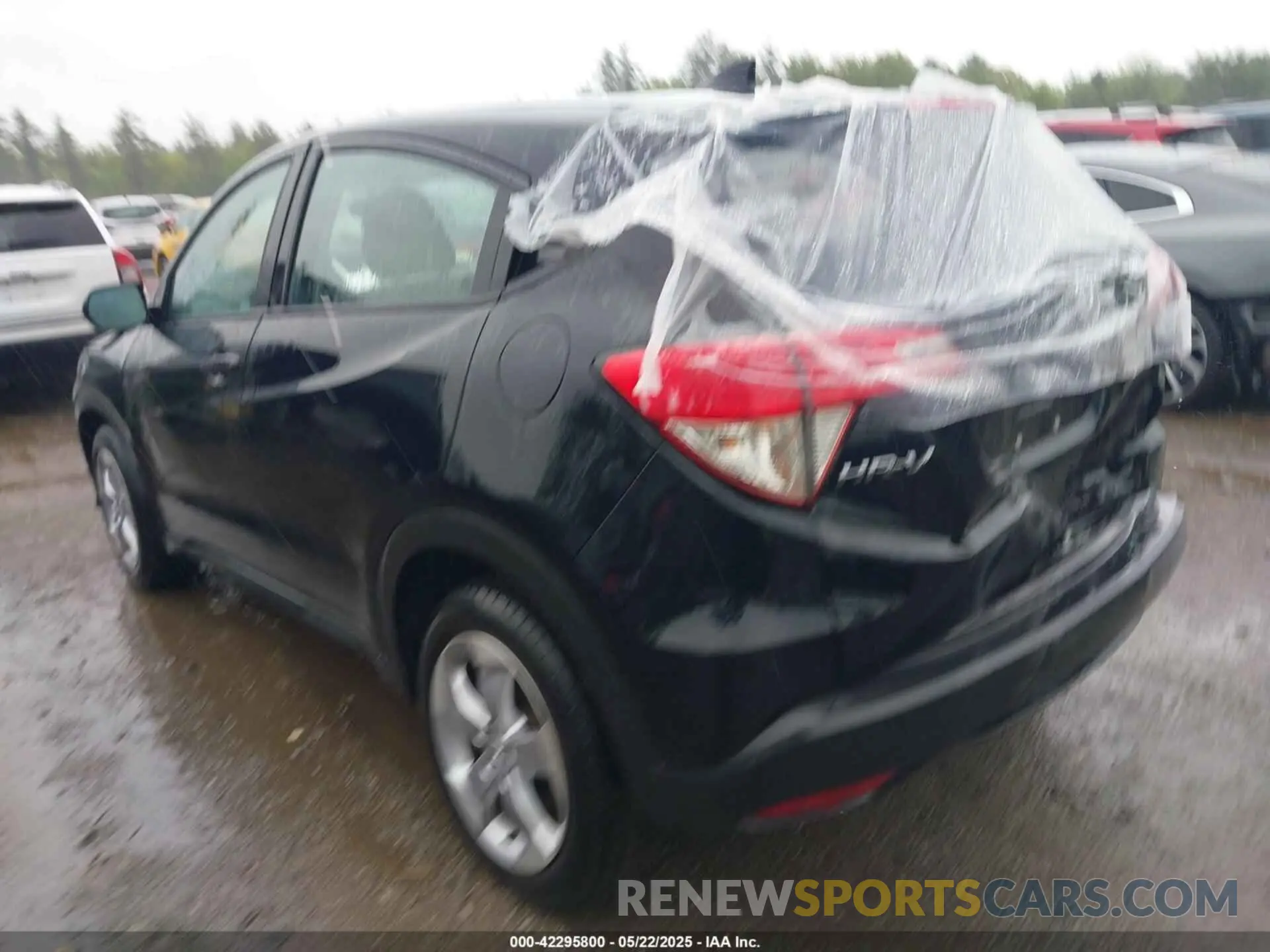 19 Photograph of a damaged car 3CZRU6H33NM770916 HONDA HR-V 2022