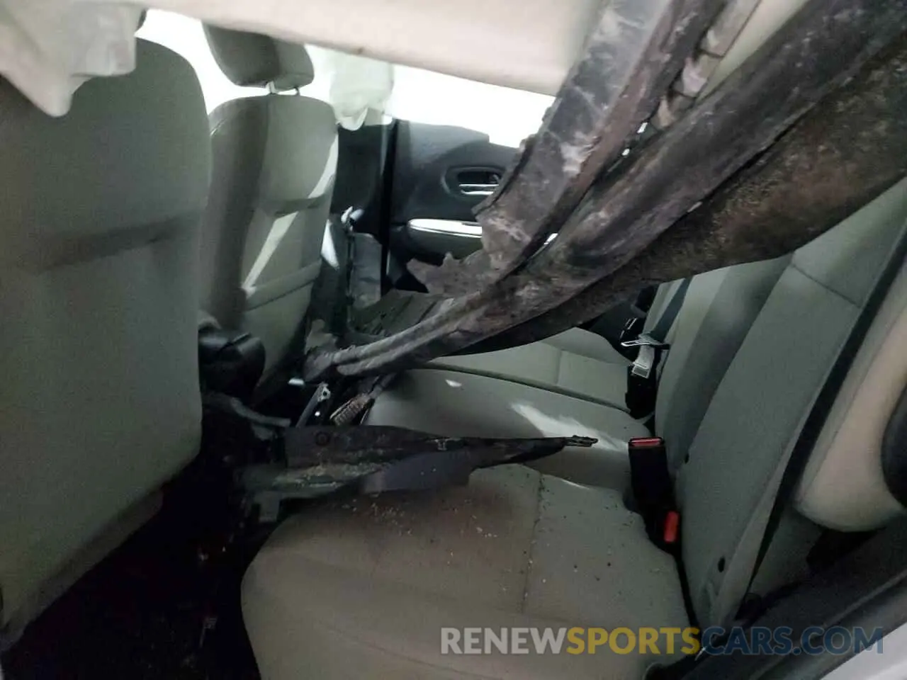 12 Photograph of a damaged car 3CZRU6H34NM703614 HONDA HR-V 2022