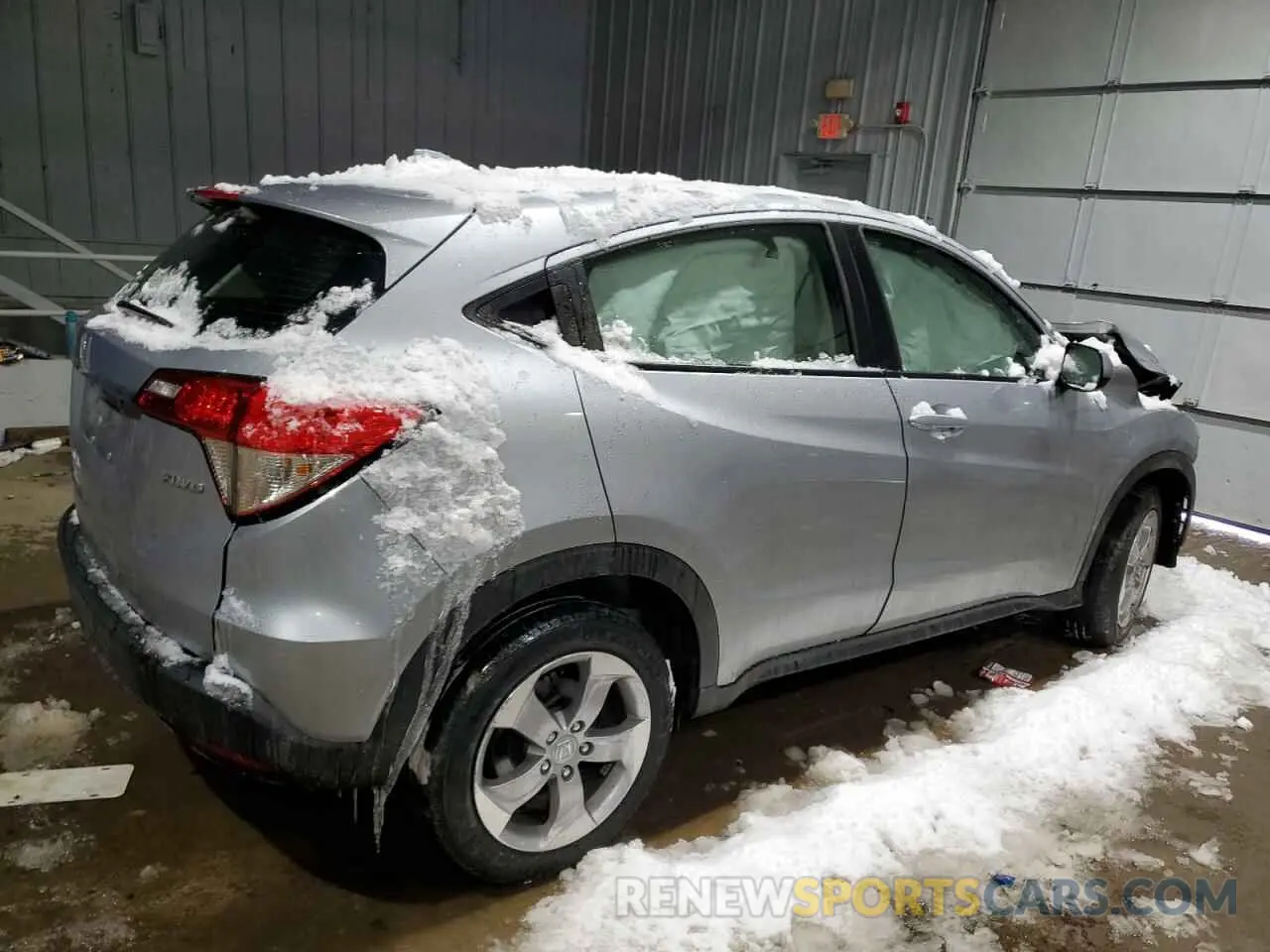 3 Photograph of a damaged car 3CZRU6H34NM703614 HONDA HR-V 2022