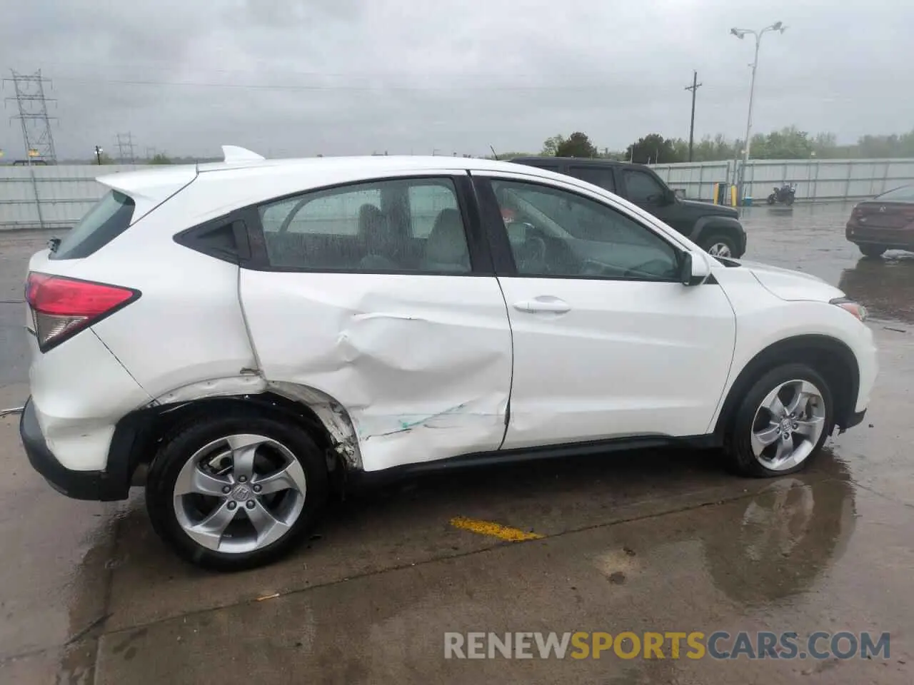 3 Photograph of a damaged car 3CZRU6H34NM762887 HONDA HR-V 2022