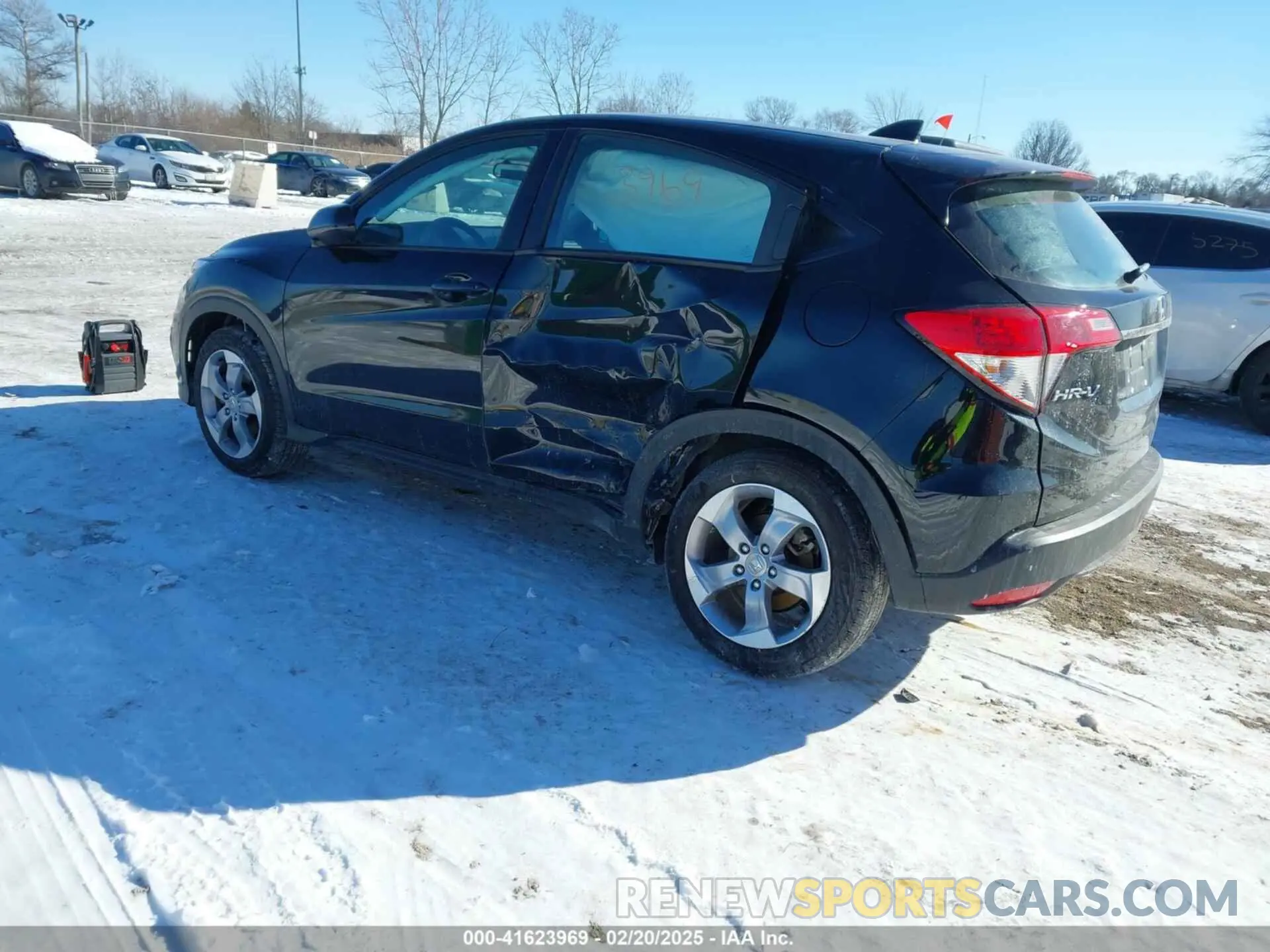 3 Photograph of a damaged car 3CZRU6H34NM766325 HONDA HR-V 2022
