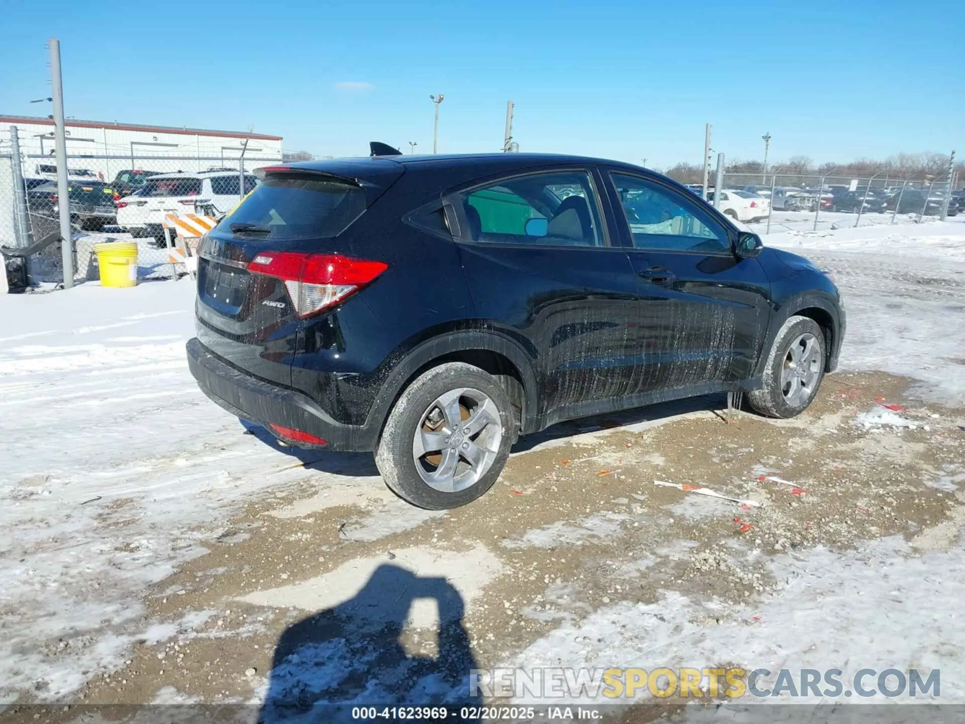 4 Photograph of a damaged car 3CZRU6H34NM766325 HONDA HR-V 2022