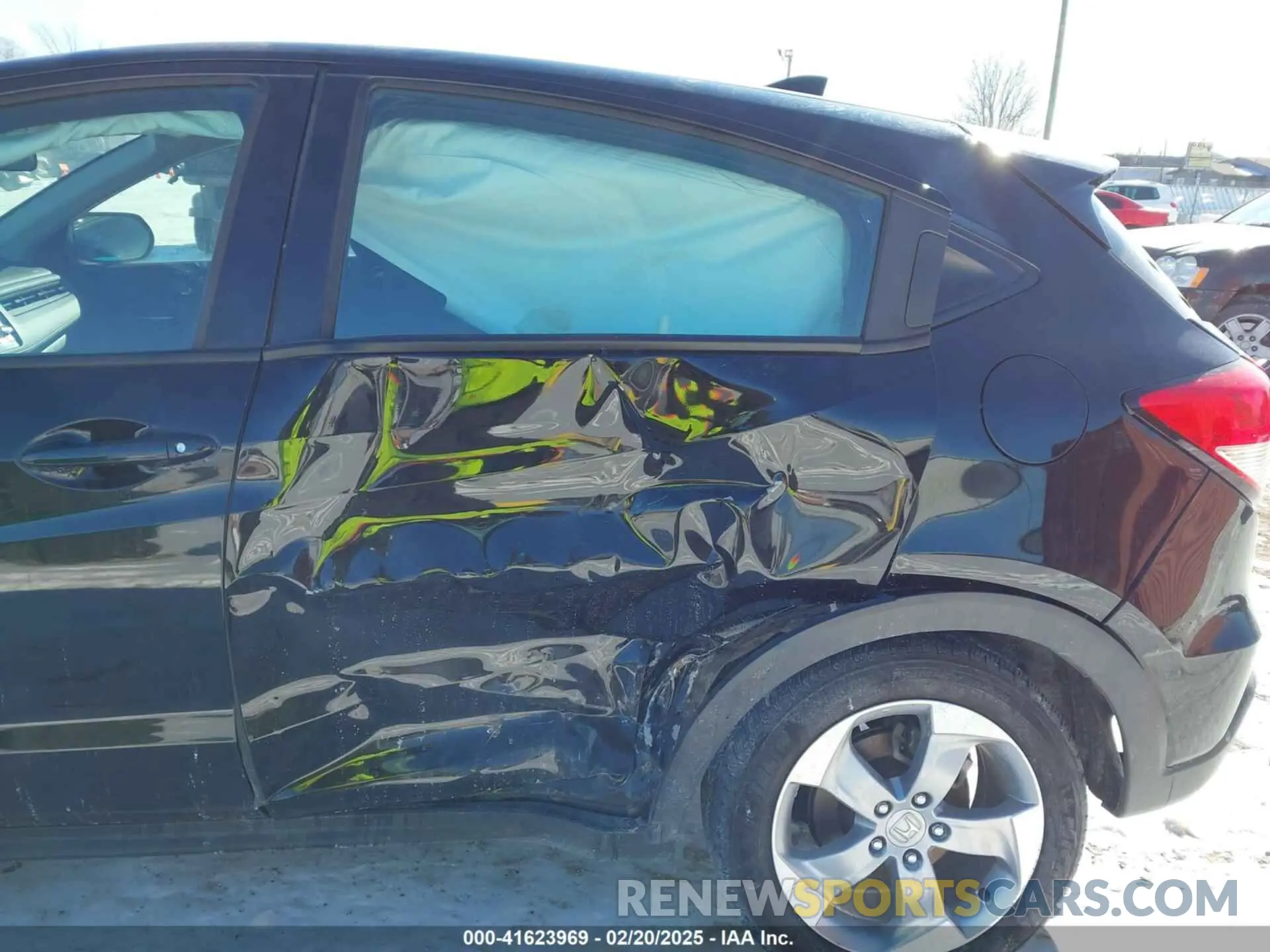 6 Photograph of a damaged car 3CZRU6H34NM766325 HONDA HR-V 2022