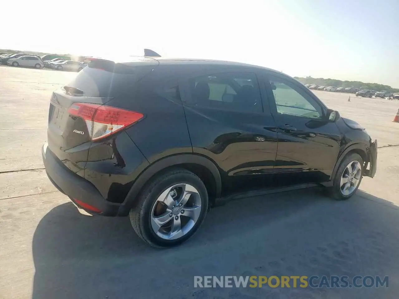 3 Photograph of a damaged car 3CZRU6H35NM702035 HONDA HR-V 2022