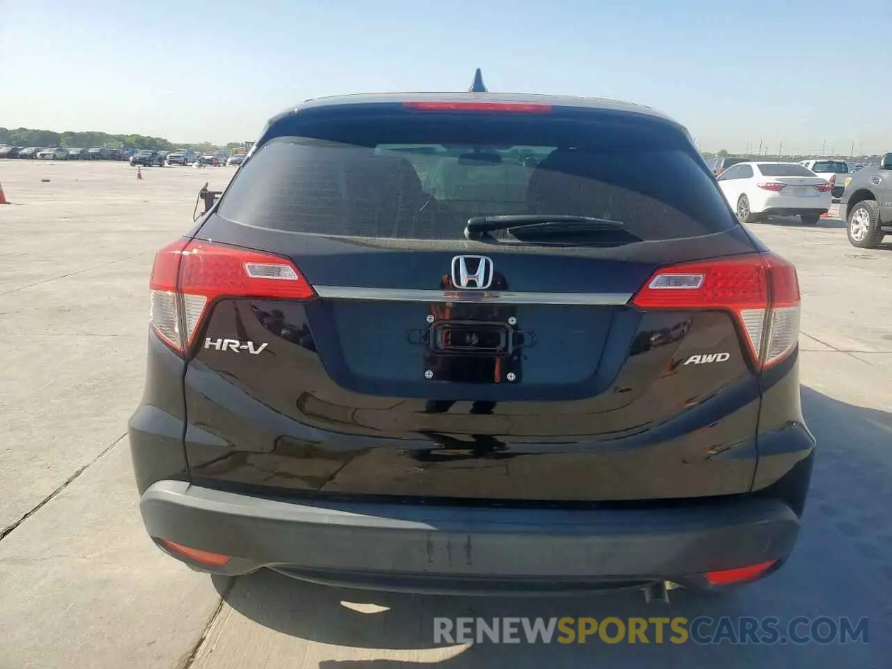 6 Photograph of a damaged car 3CZRU6H35NM702035 HONDA HR-V 2022