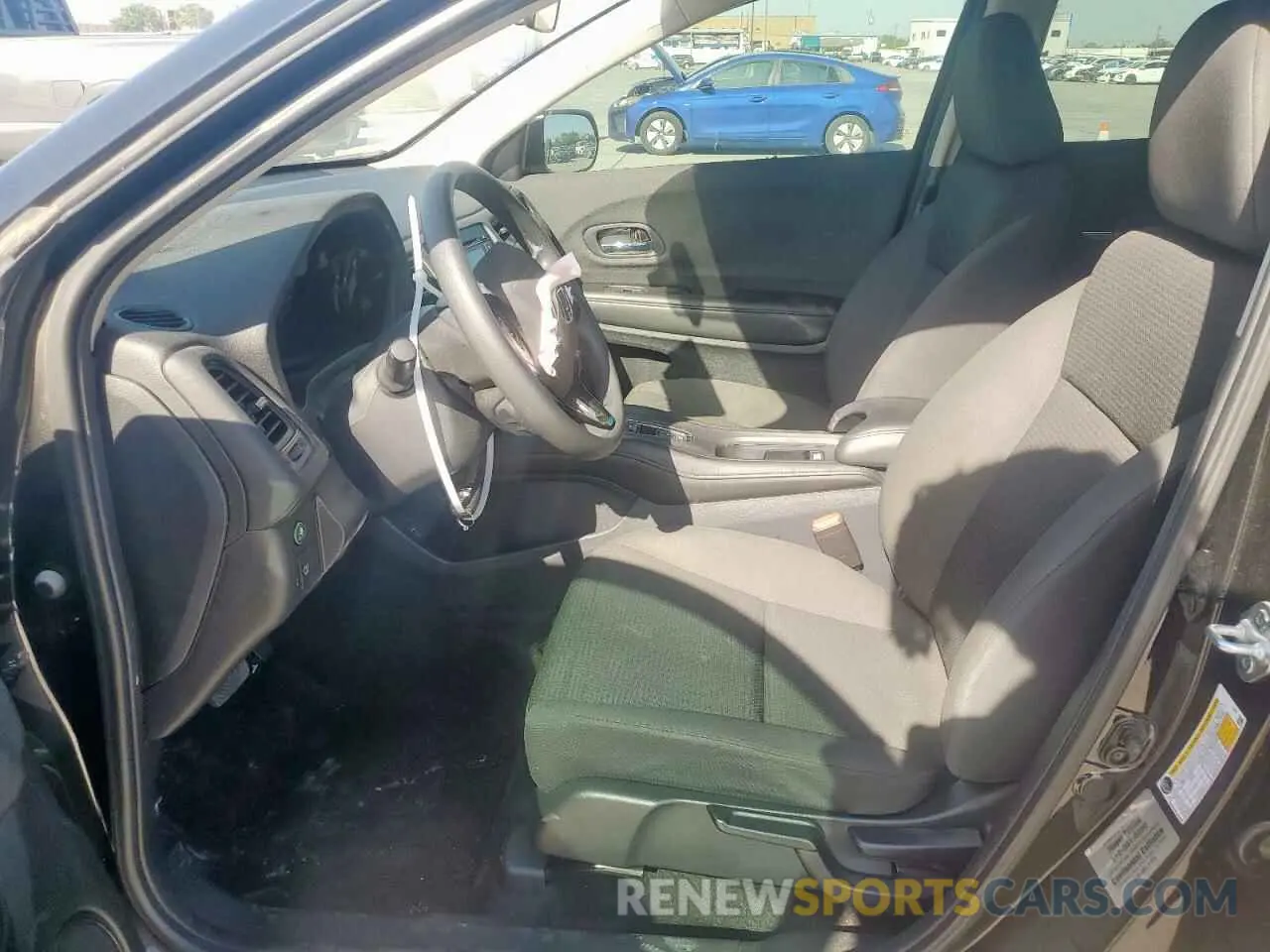 7 Photograph of a damaged car 3CZRU6H35NM702035 HONDA HR-V 2022