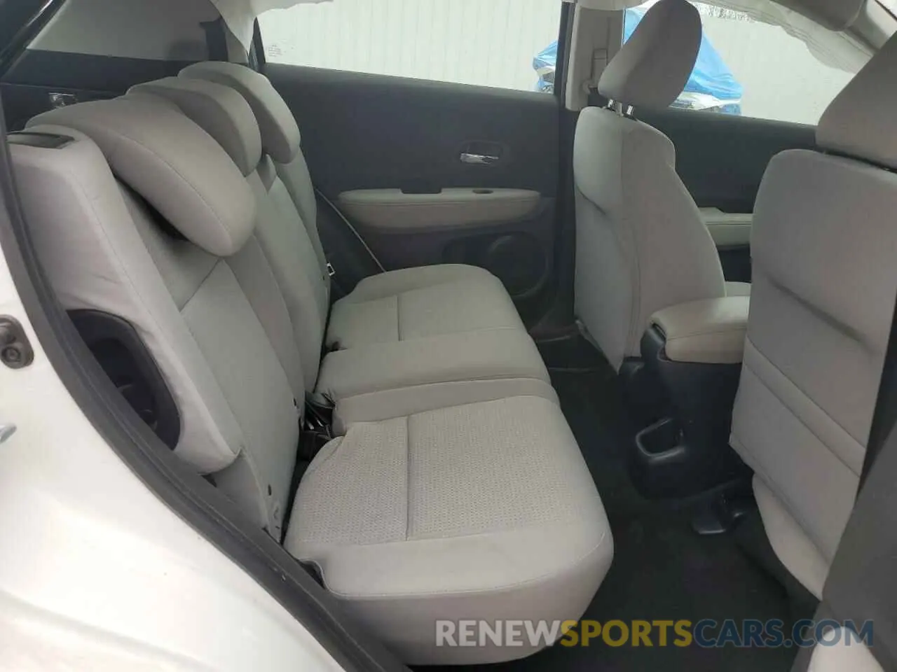 11 Photograph of a damaged car 3CZRU6H35NM762994 HONDA HR-V 2022