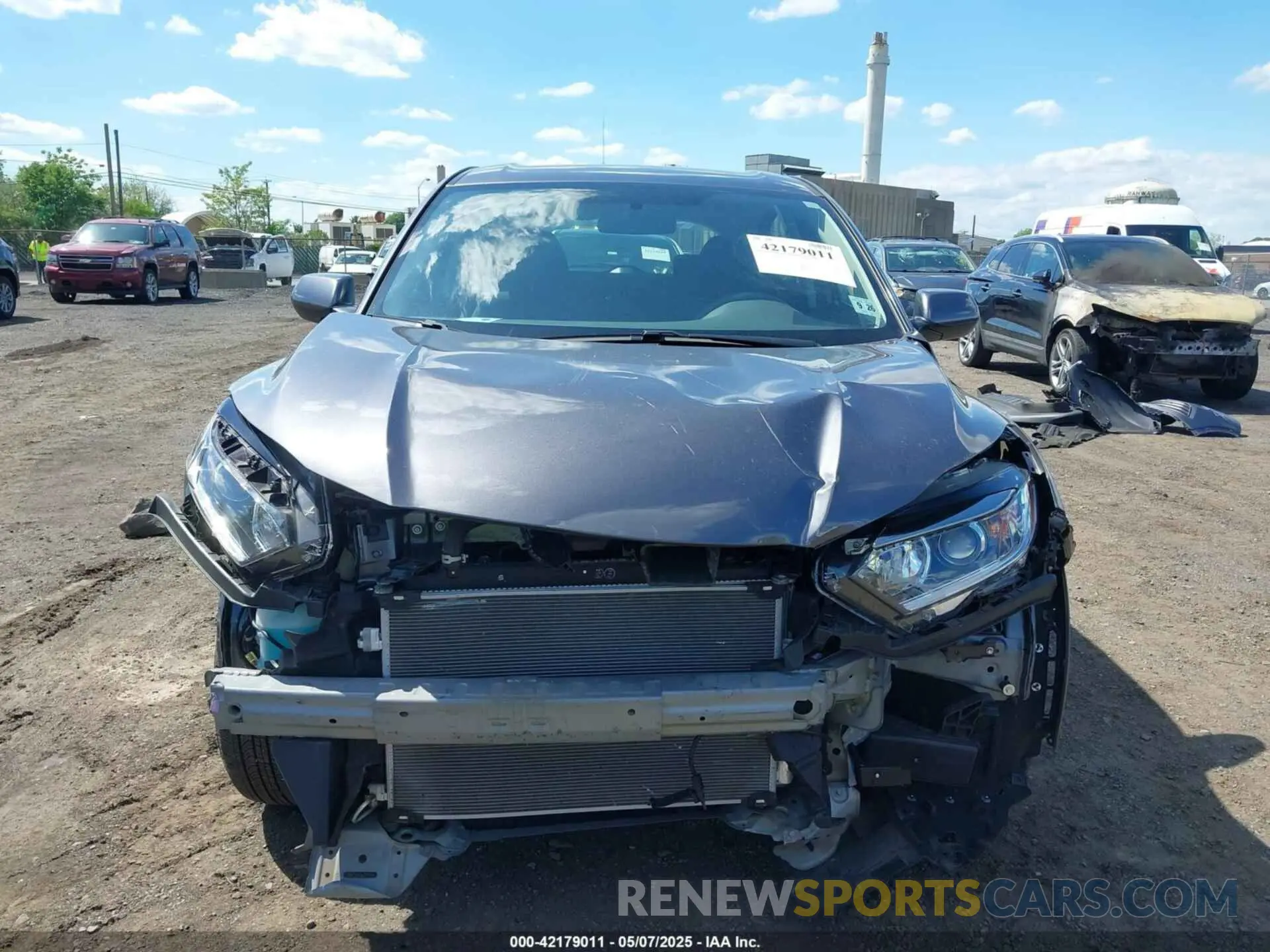 12 Photograph of a damaged car 3CZRU6H36NM708460 HONDA HR-V 2022