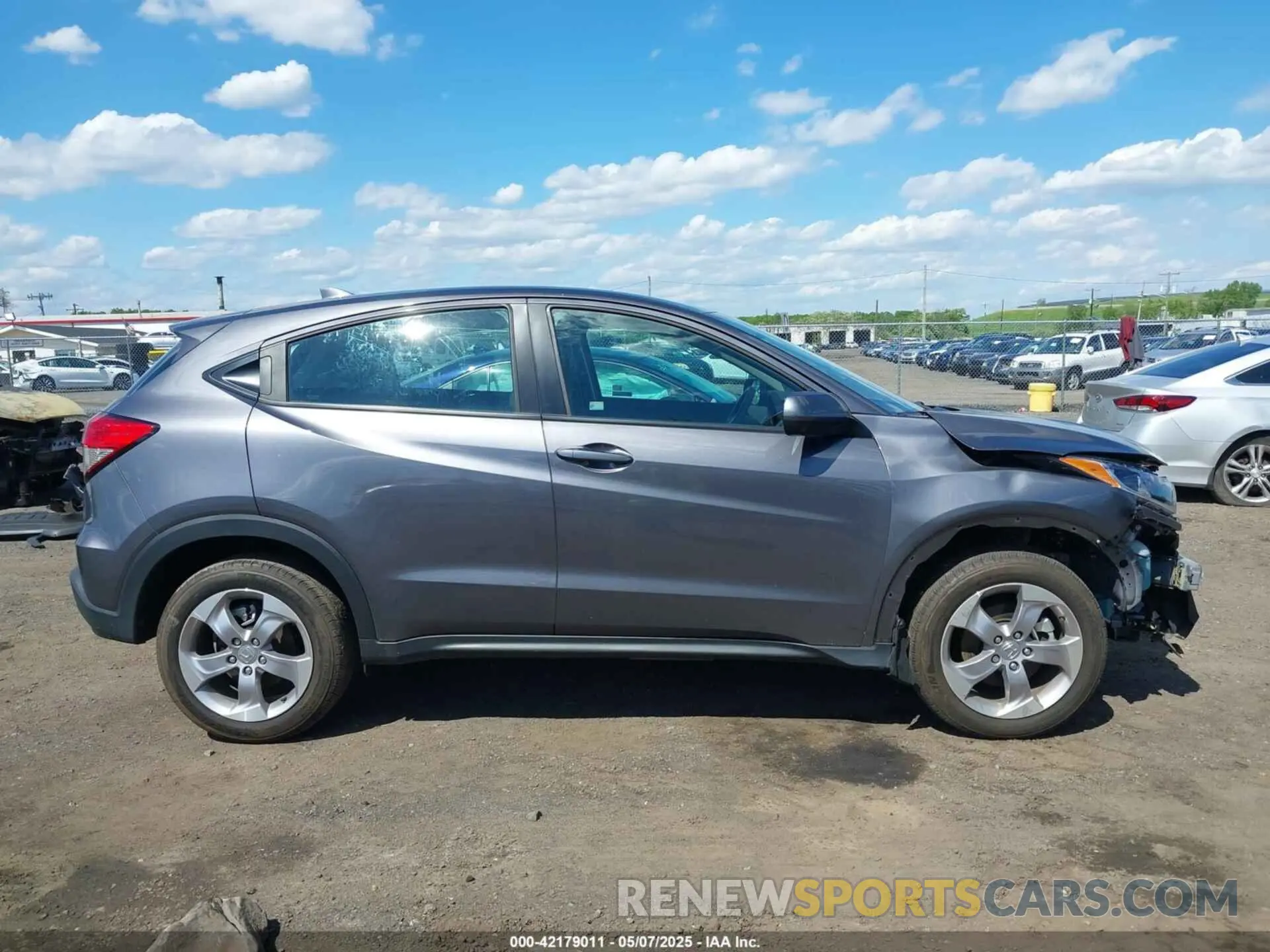 13 Photograph of a damaged car 3CZRU6H36NM708460 HONDA HR-V 2022