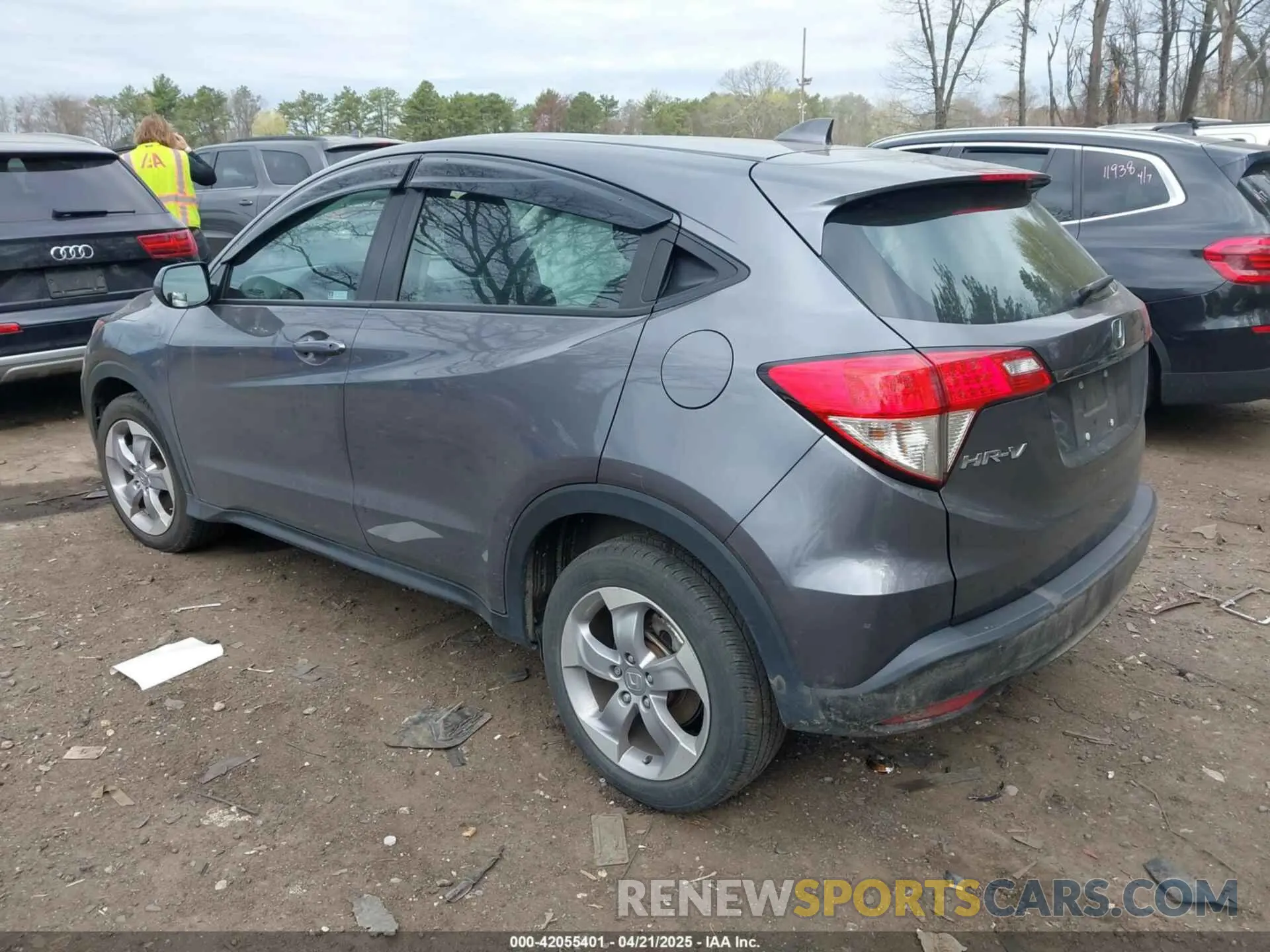 3 Photograph of a damaged car 3CZRU6H36NM725968 HONDA HR-V 2022