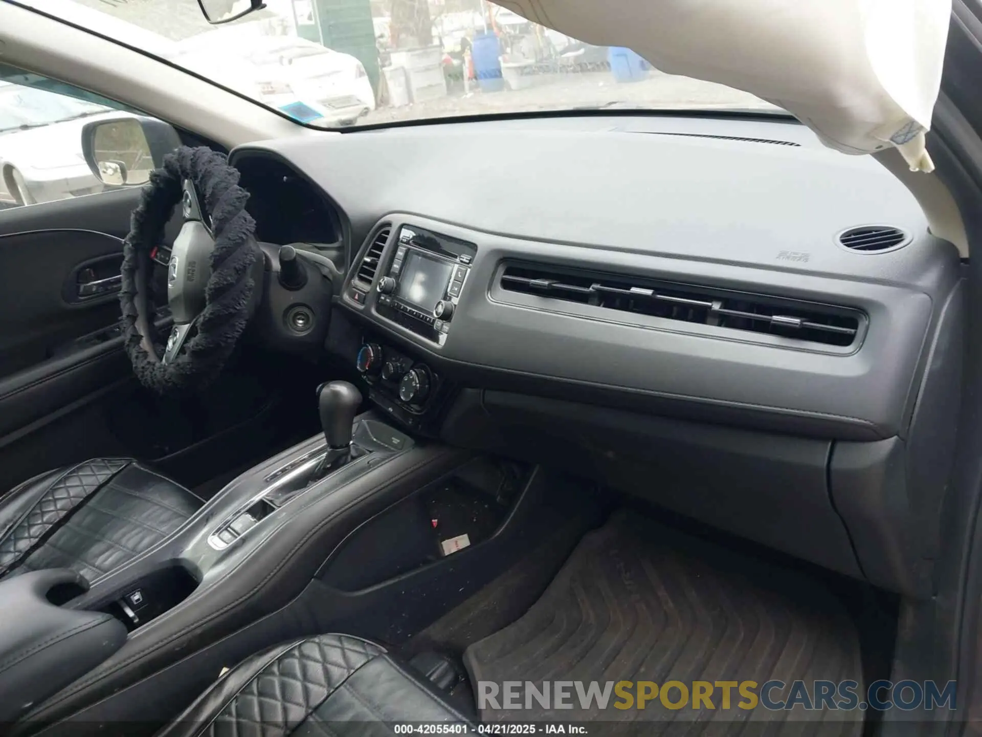 5 Photograph of a damaged car 3CZRU6H36NM725968 HONDA HR-V 2022