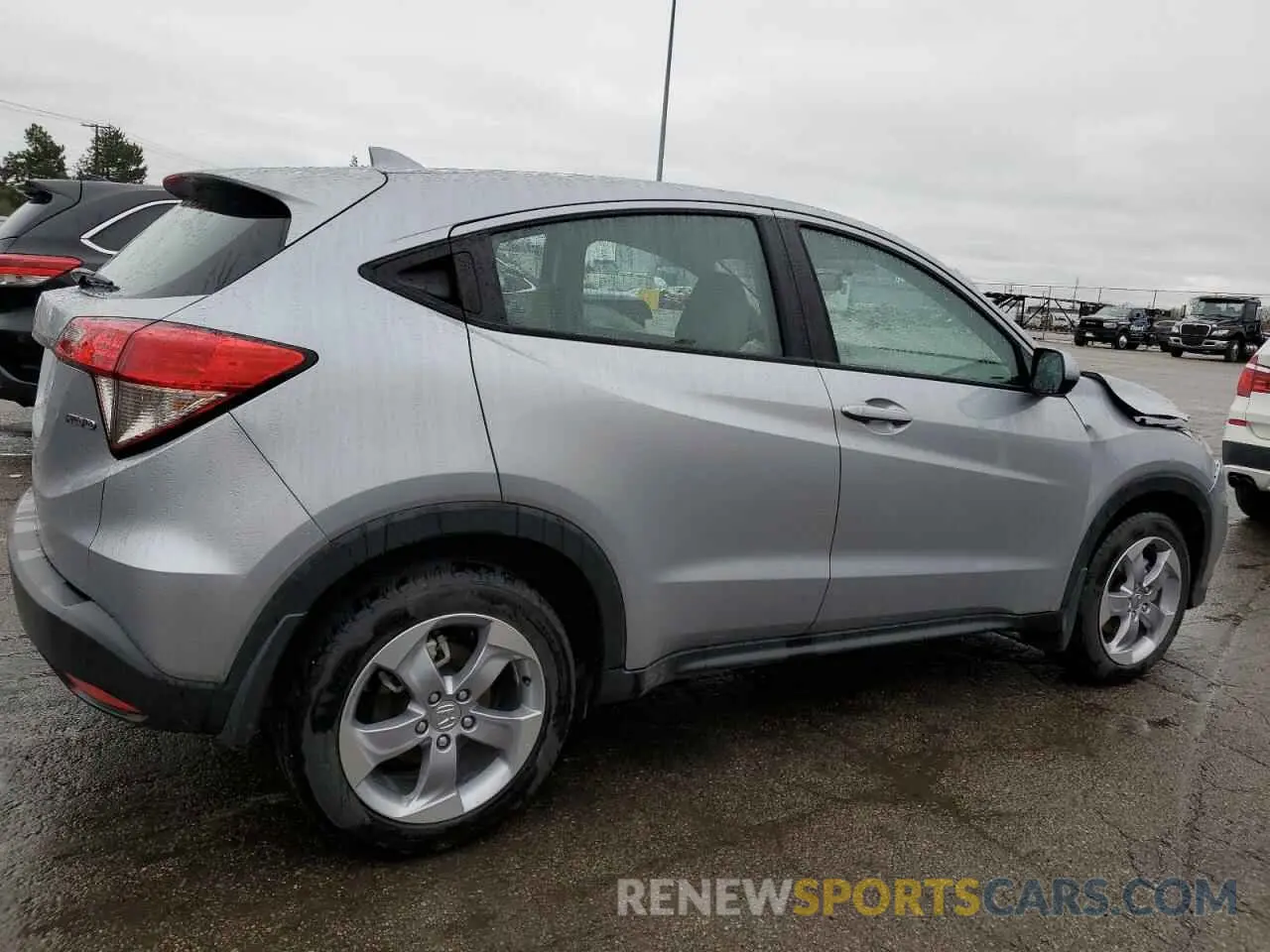 3 Photograph of a damaged car 3CZRU6H36NM735576 HONDA HR-V 2022