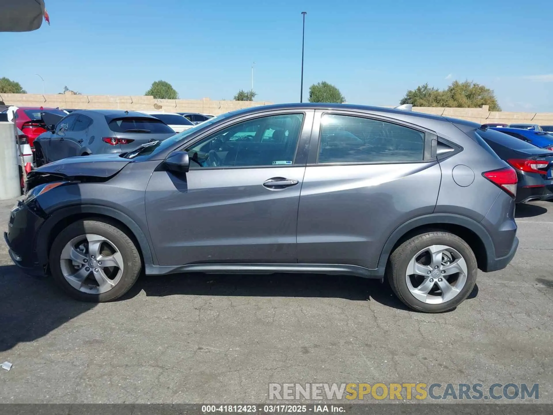 14 Photograph of a damaged car 3CZRU6H36NM744939 HONDA HR-V 2022
