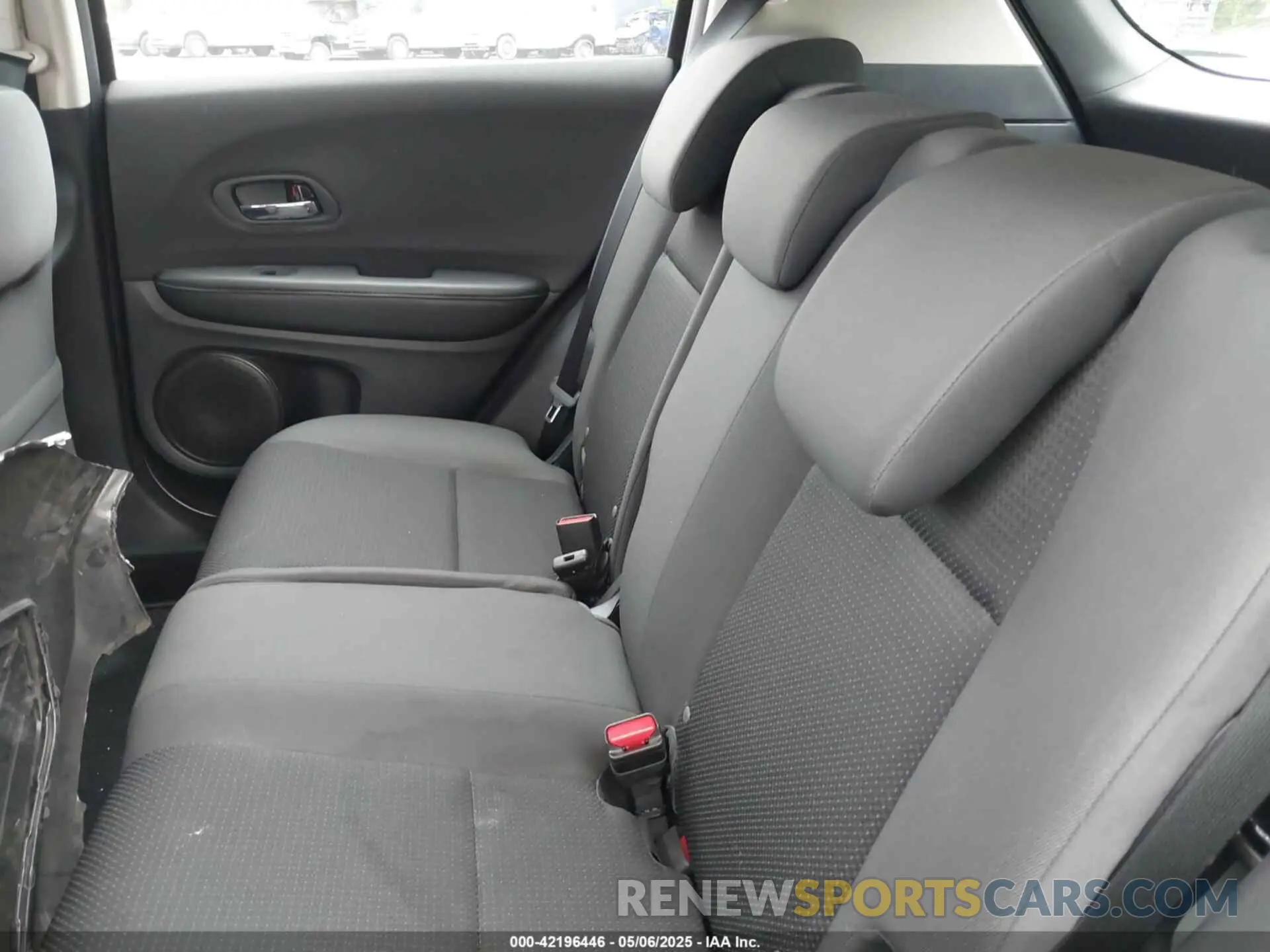 8 Photograph of a damaged car 3CZRU6H36NM766245 HONDA HR-V 2022