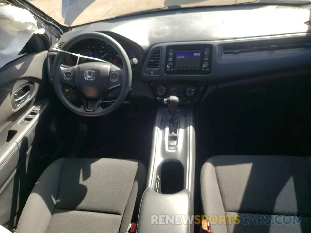 8 Photograph of a damaged car 3CZRU6H38NM726510 HONDA HR-V 2022