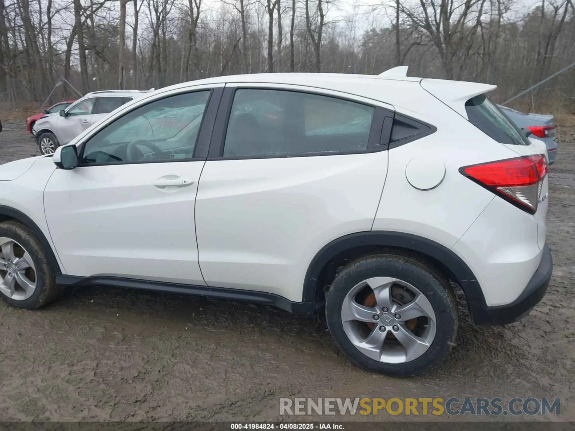 14 Photograph of a damaged car 3CZRU6H38NM744764 HONDA HR-V 2022
