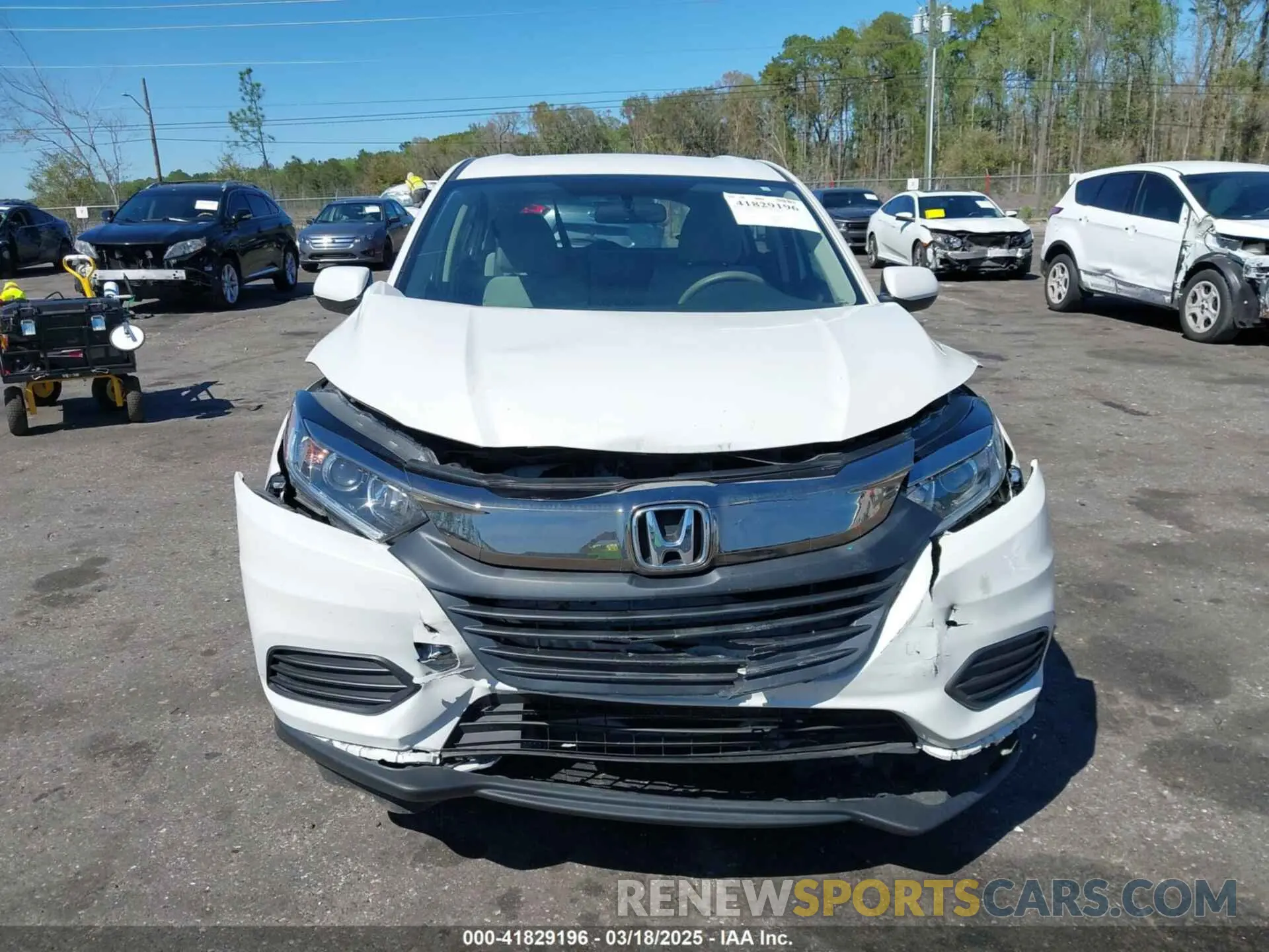 11 Photograph of a damaged car 3CZRU6H38NM744781 HONDA HR-V 2022