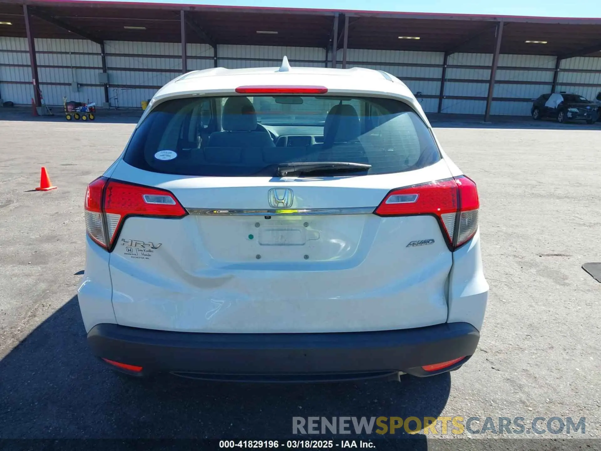 15 Photograph of a damaged car 3CZRU6H38NM744781 HONDA HR-V 2022