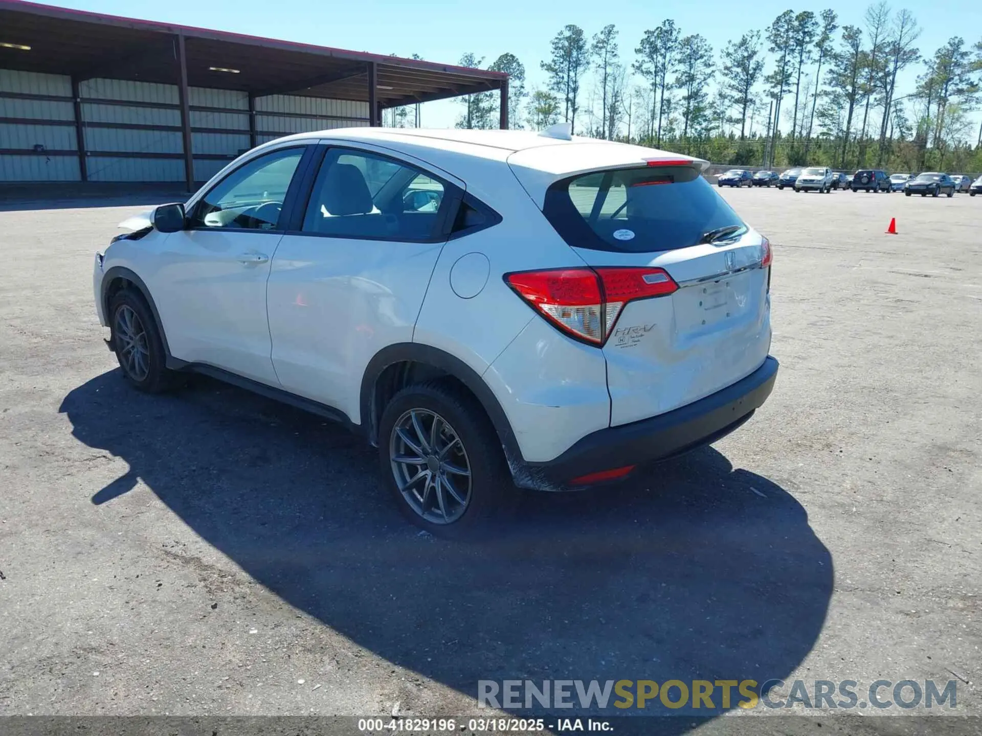 3 Photograph of a damaged car 3CZRU6H38NM744781 HONDA HR-V 2022