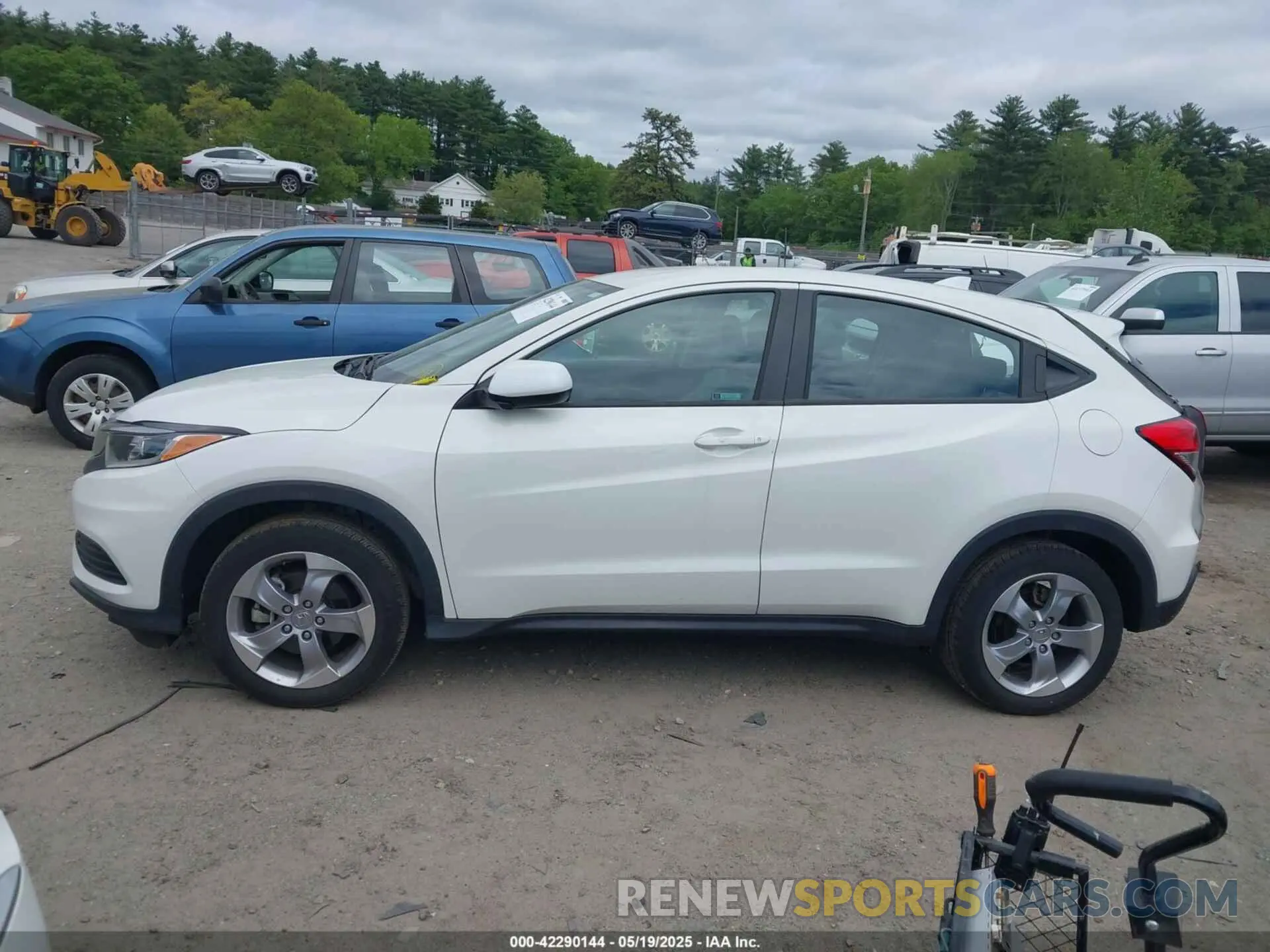 14 Photograph of a damaged car 3CZRU6H38NM763153 HONDA HR-V 2022
