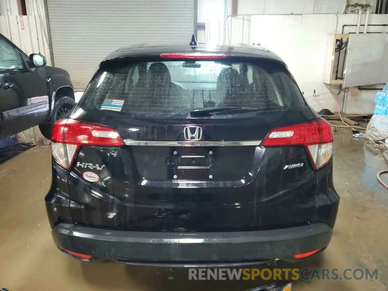 6 Photograph of a damaged car 3CZRU6H39NM753909 HONDA HR-V 2022