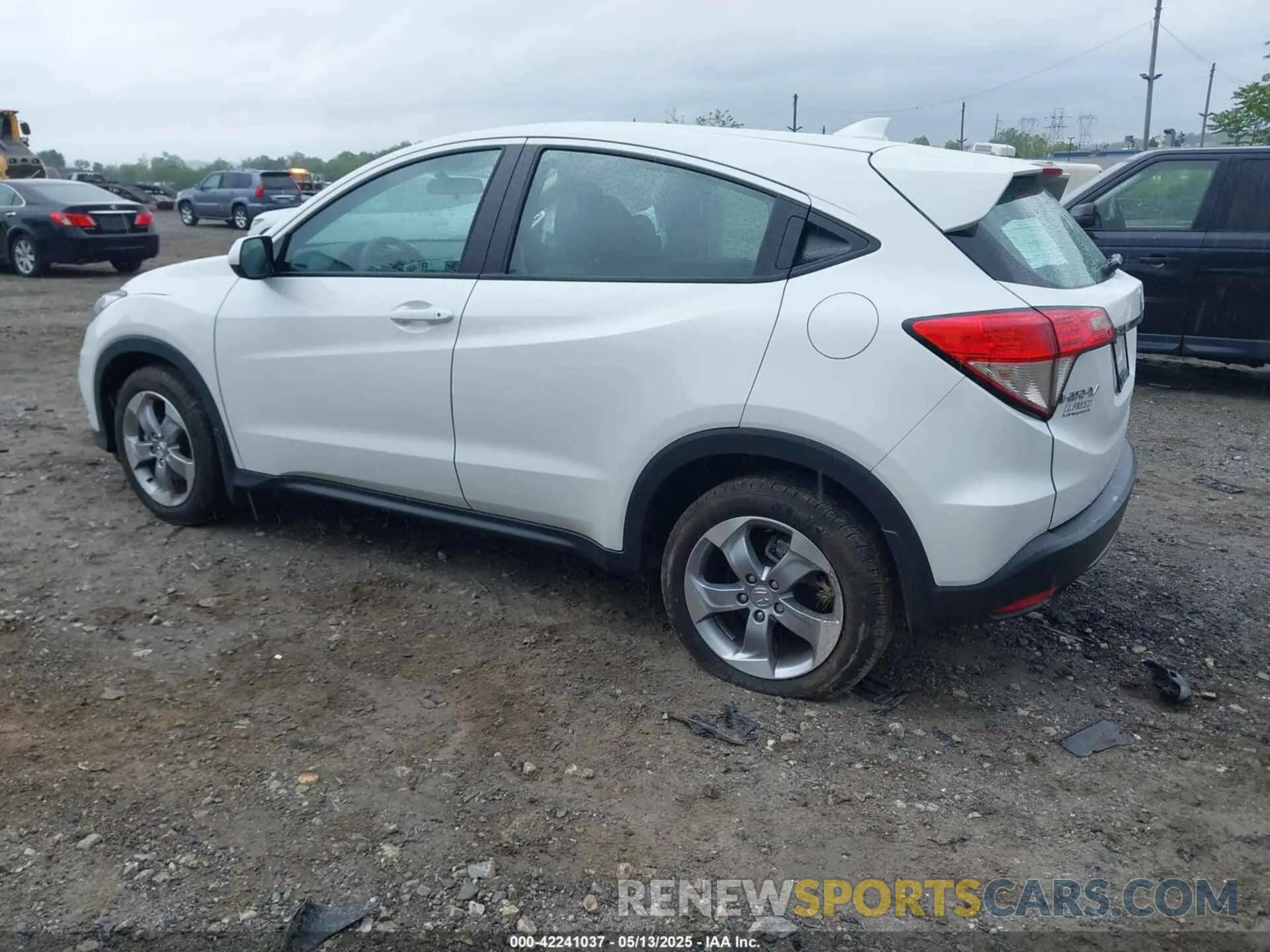3 Photograph of a damaged car 3CZRU6H39NM762884 HONDA HR-V 2022