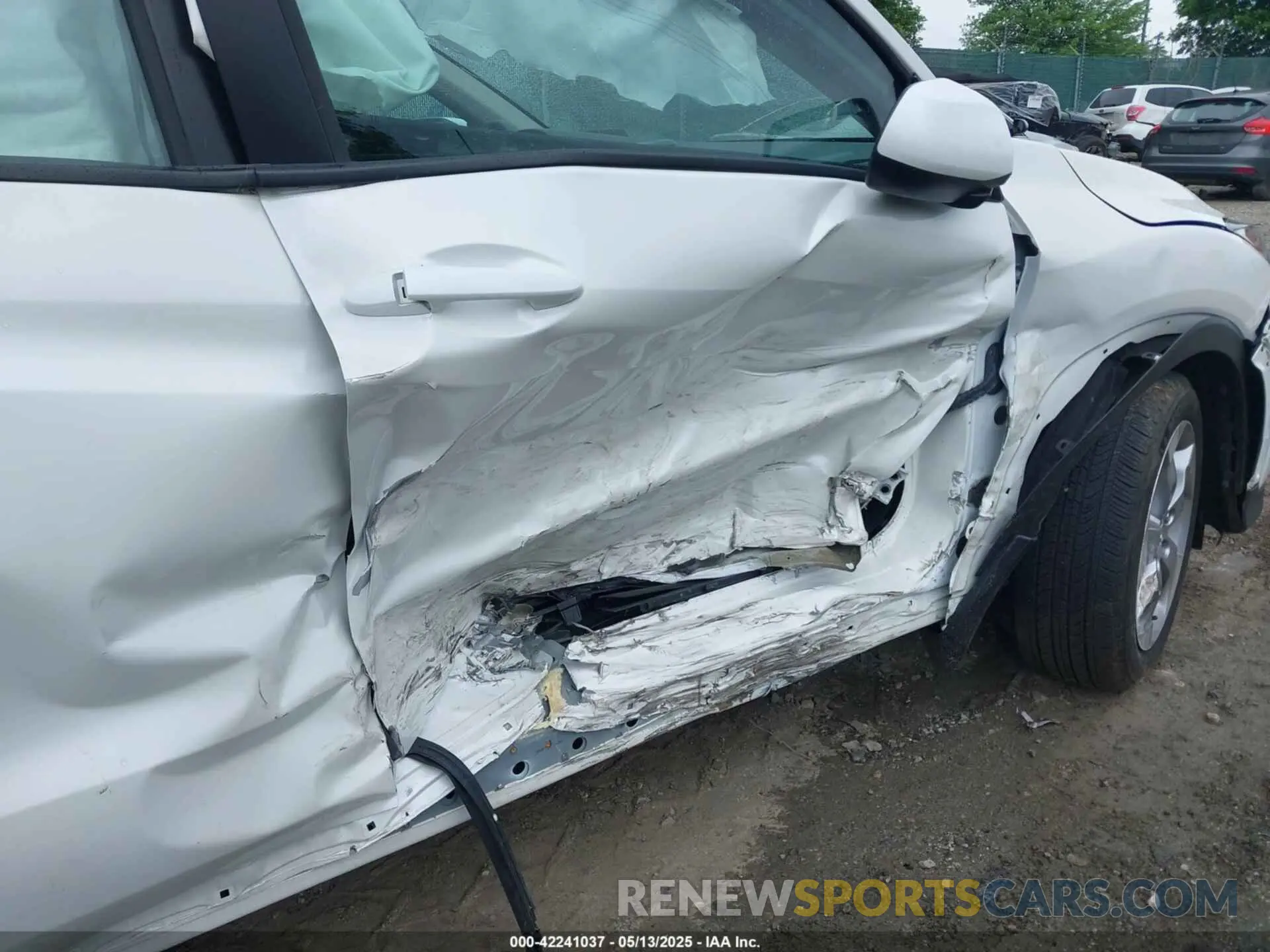 6 Photograph of a damaged car 3CZRU6H39NM762884 HONDA HR-V 2022