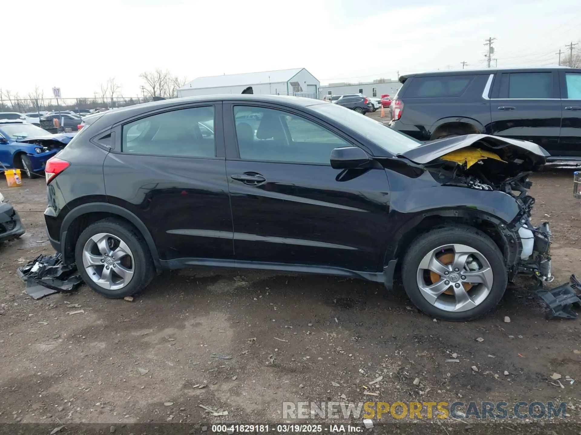 14 Photograph of a damaged car 3CZRU6H3XNM700734 HONDA HR-V 2022