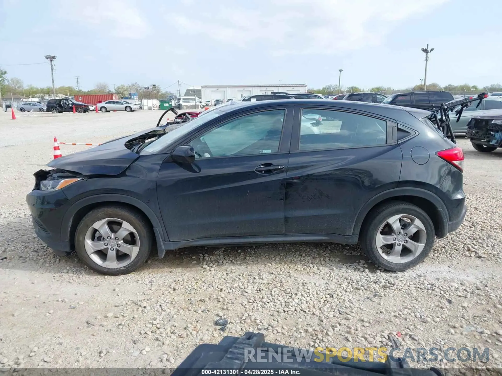 14 Photograph of a damaged car 3CZRU6H3XNM708767 HONDA HR-V 2022