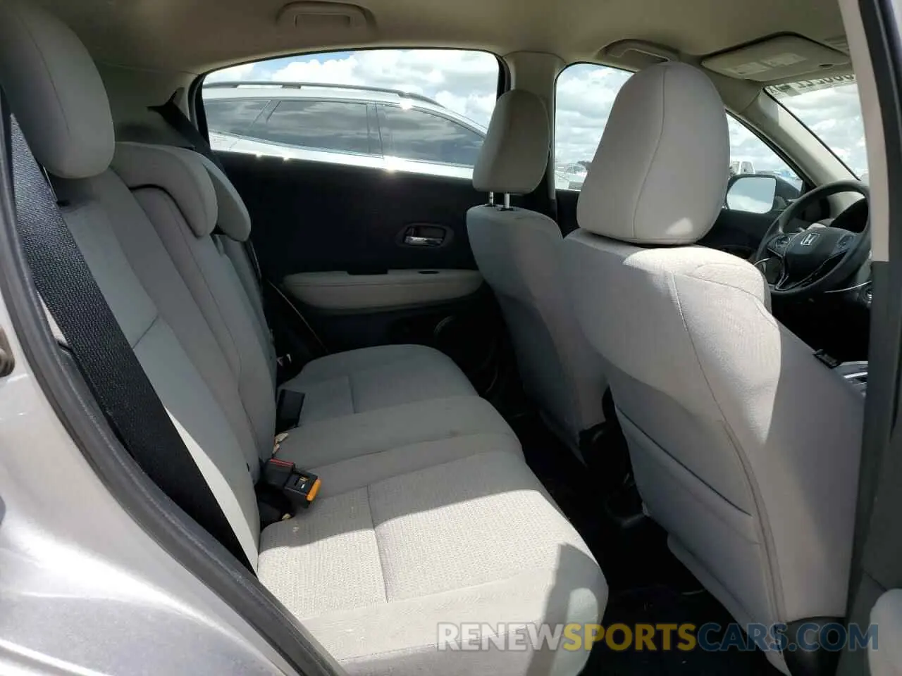 11 Photograph of a damaged car 3CZRU6H3XNM713371 HONDA HR-V 2022