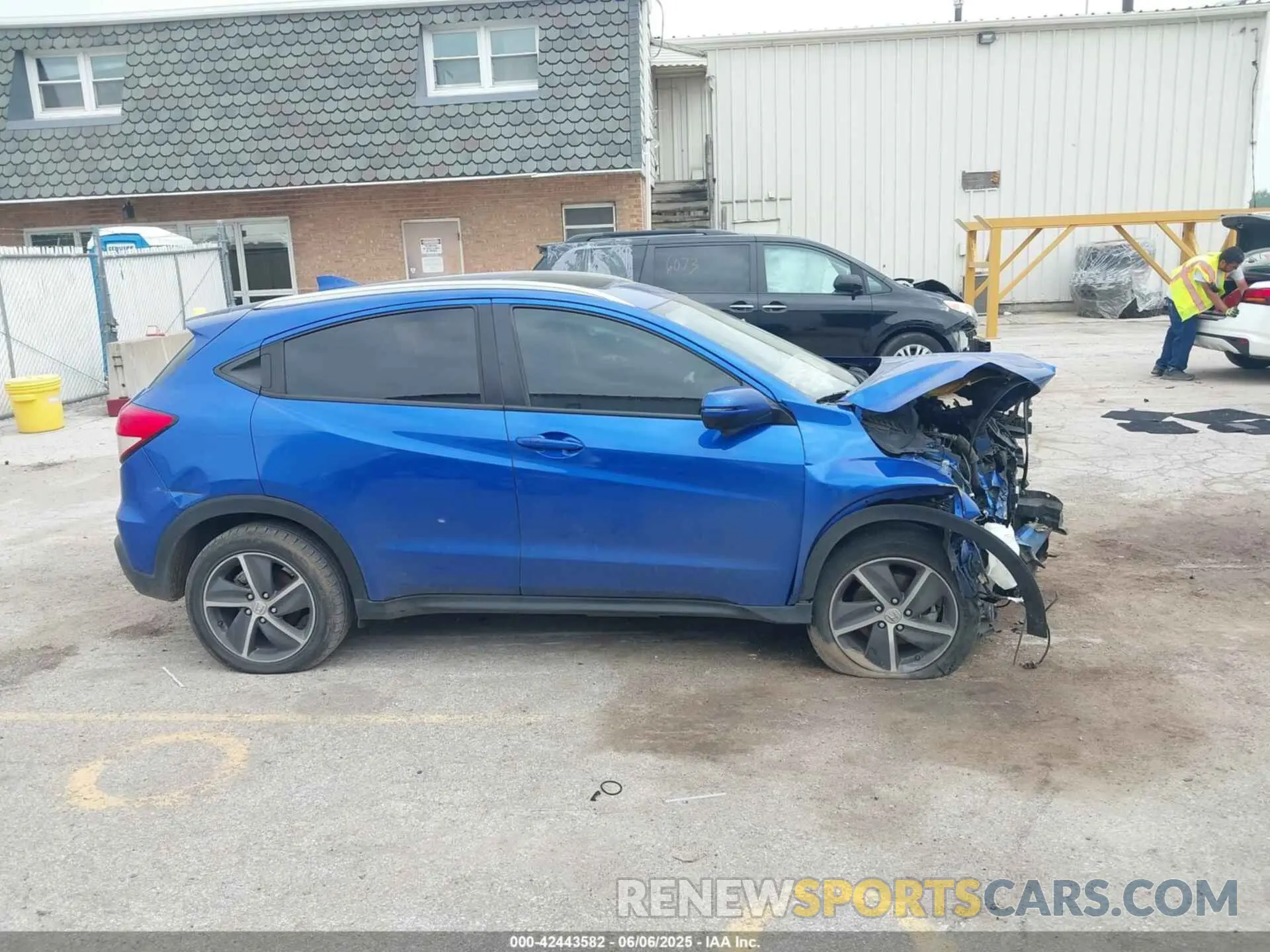 13 Photograph of a damaged car 3CZRU6H50NM719326 HONDA HR-V 2022