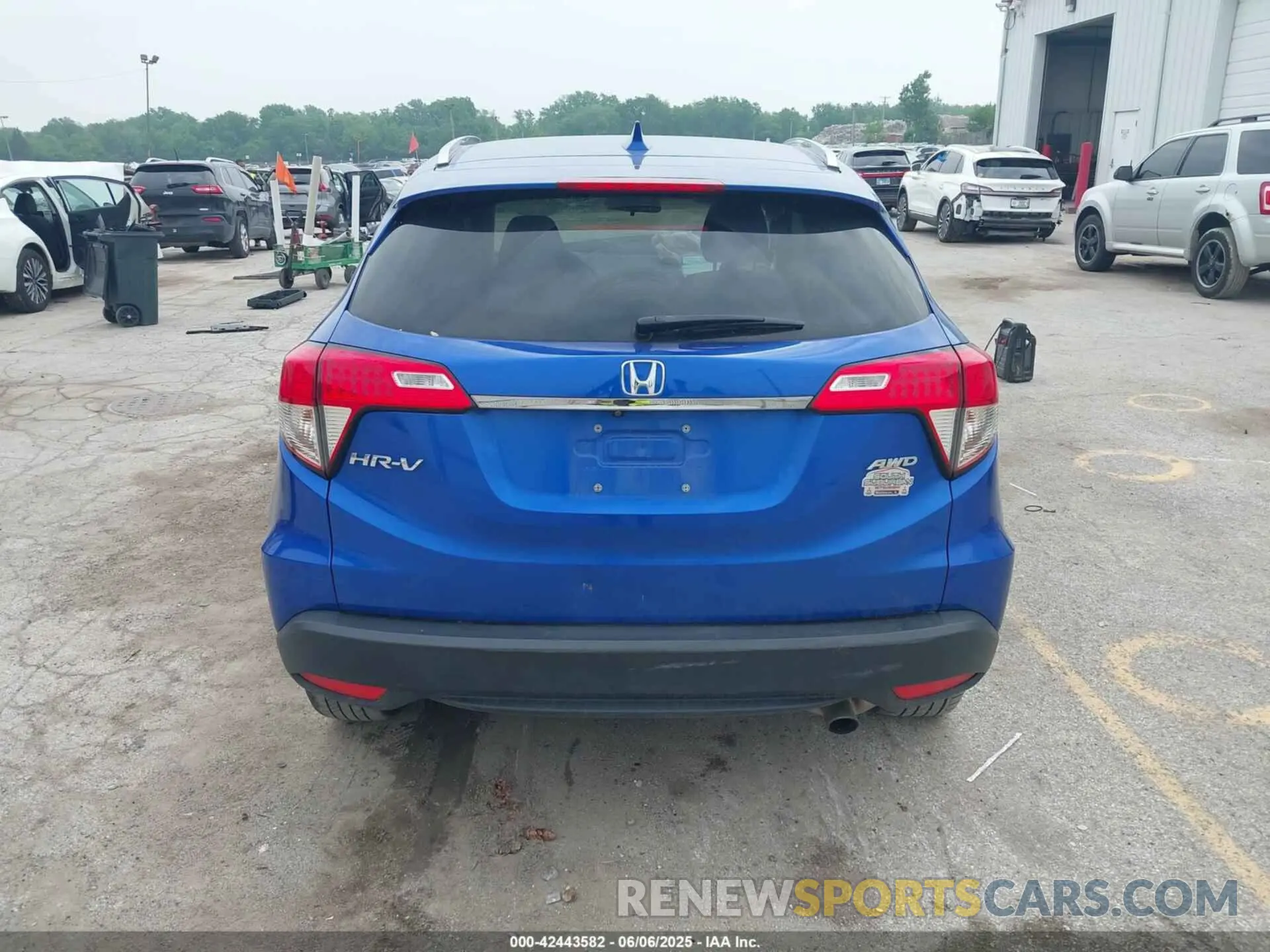 16 Photograph of a damaged car 3CZRU6H50NM719326 HONDA HR-V 2022
