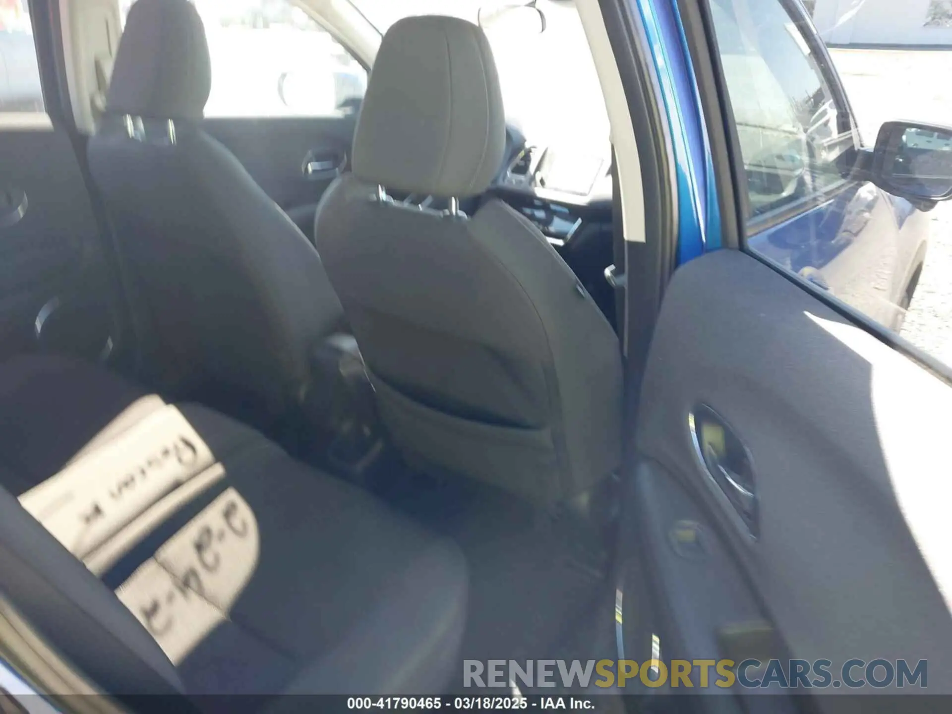 8 Photograph of a damaged car 3CZRU6H50NM765075 HONDA HR-V 2022