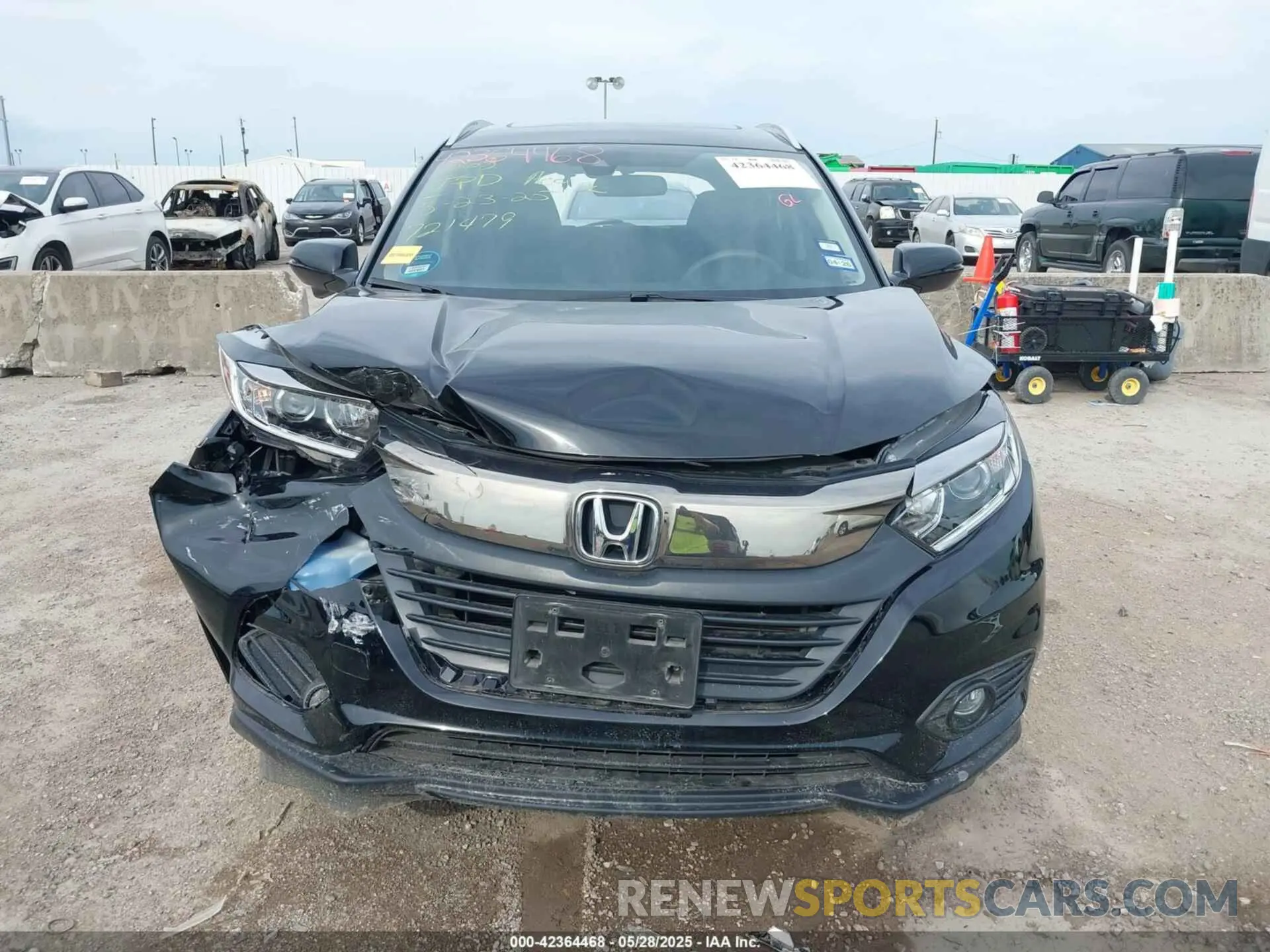 12 Photograph of a damaged car 3CZRU6H50NM770230 HONDA HR-V 2022