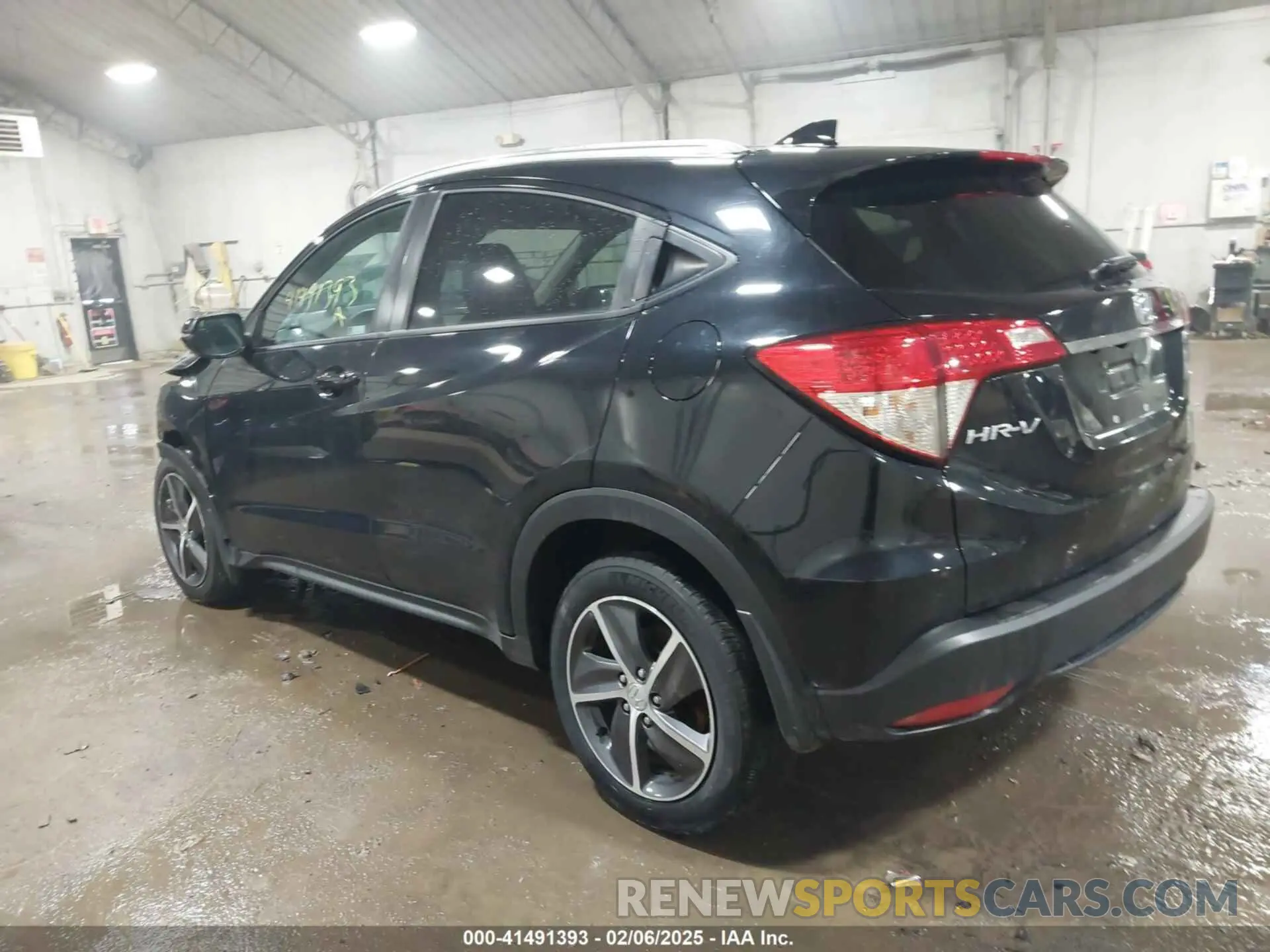 3 Photograph of a damaged car 3CZRU6H51NM734627 HONDA HR-V 2022