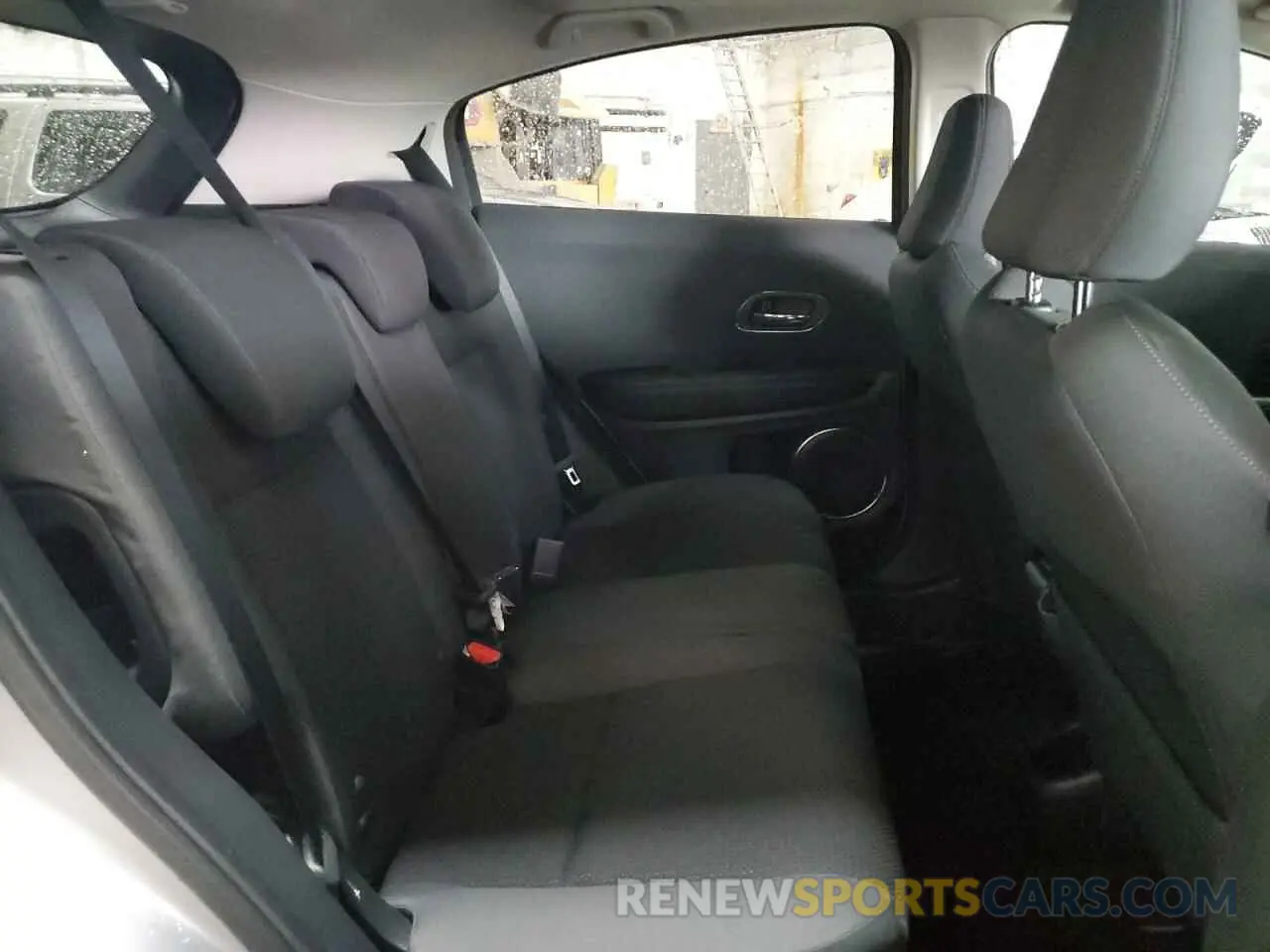 11 Photograph of a damaged car 3CZRU6H51NM748057 HONDA HR-V 2022