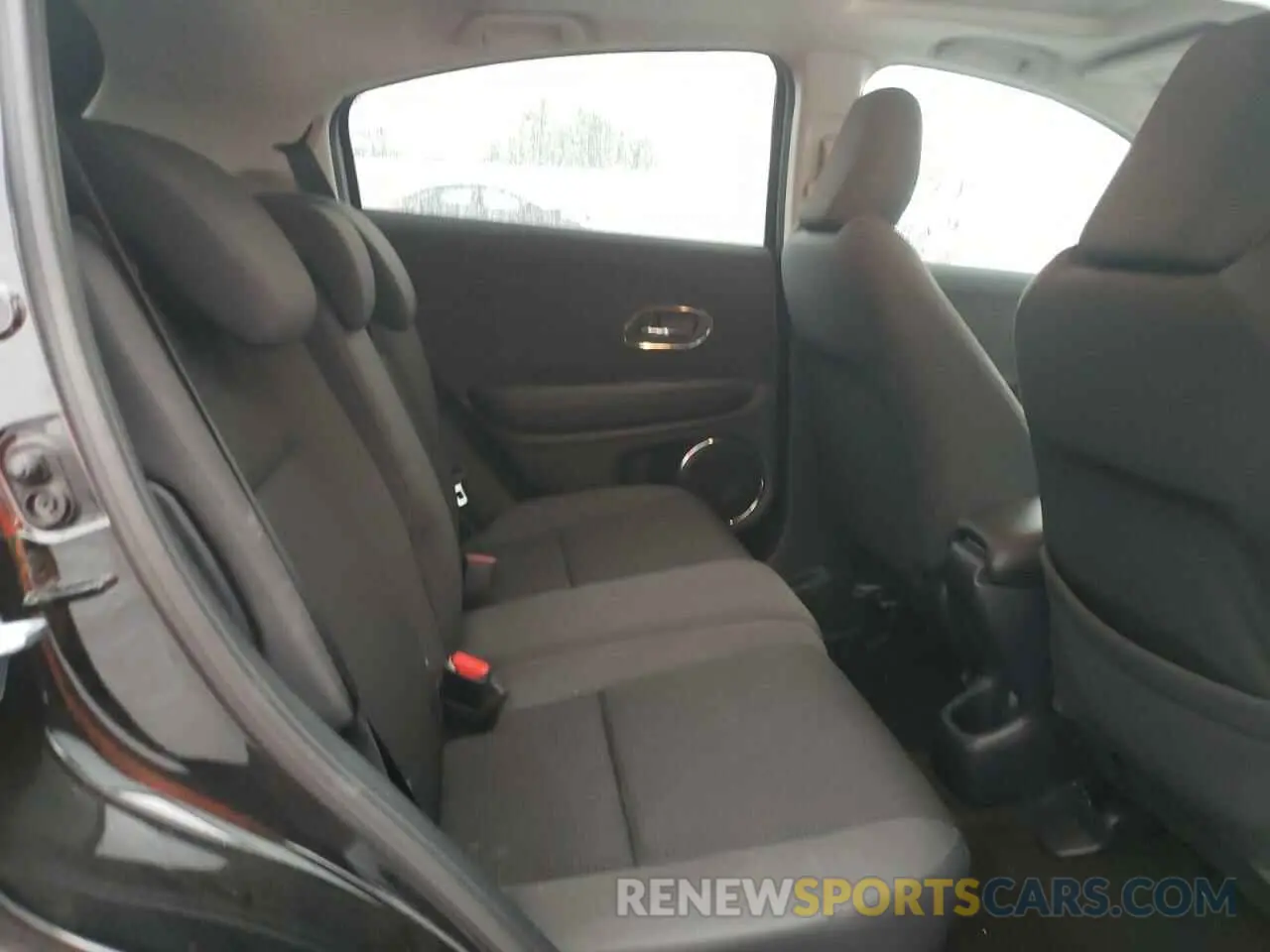 11 Photograph of a damaged car 3CZRU6H51NM763822 HONDA HR-V 2022