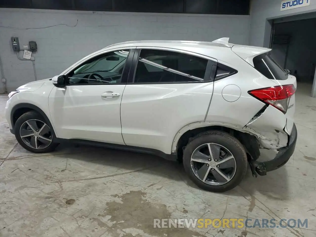 2 Photograph of a damaged car 3CZRU6H52NM730098 HONDA HR-V 2022